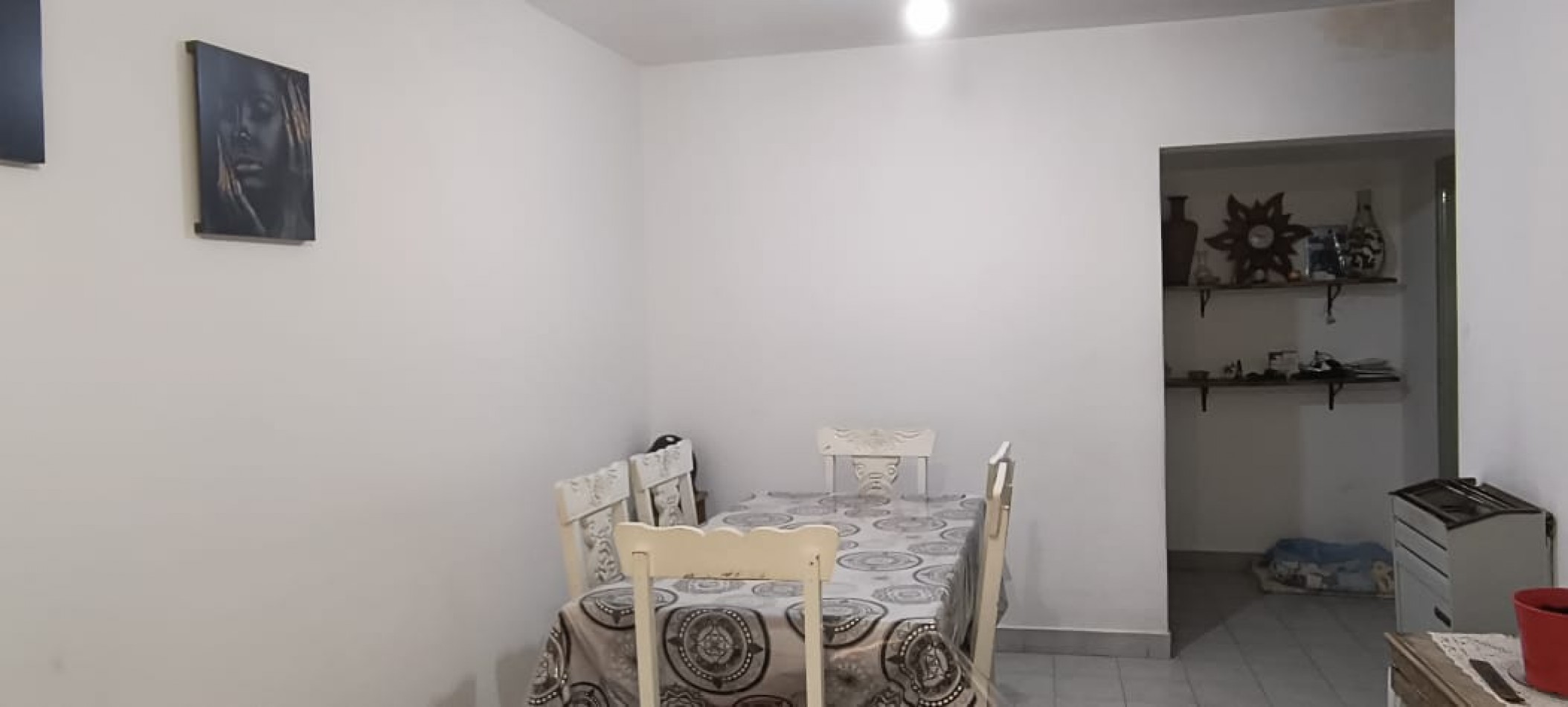 DEPARTAMENTO TRES AMBIENTES MUY LUMINOSO Y CON ESPACIO DE COCHERA