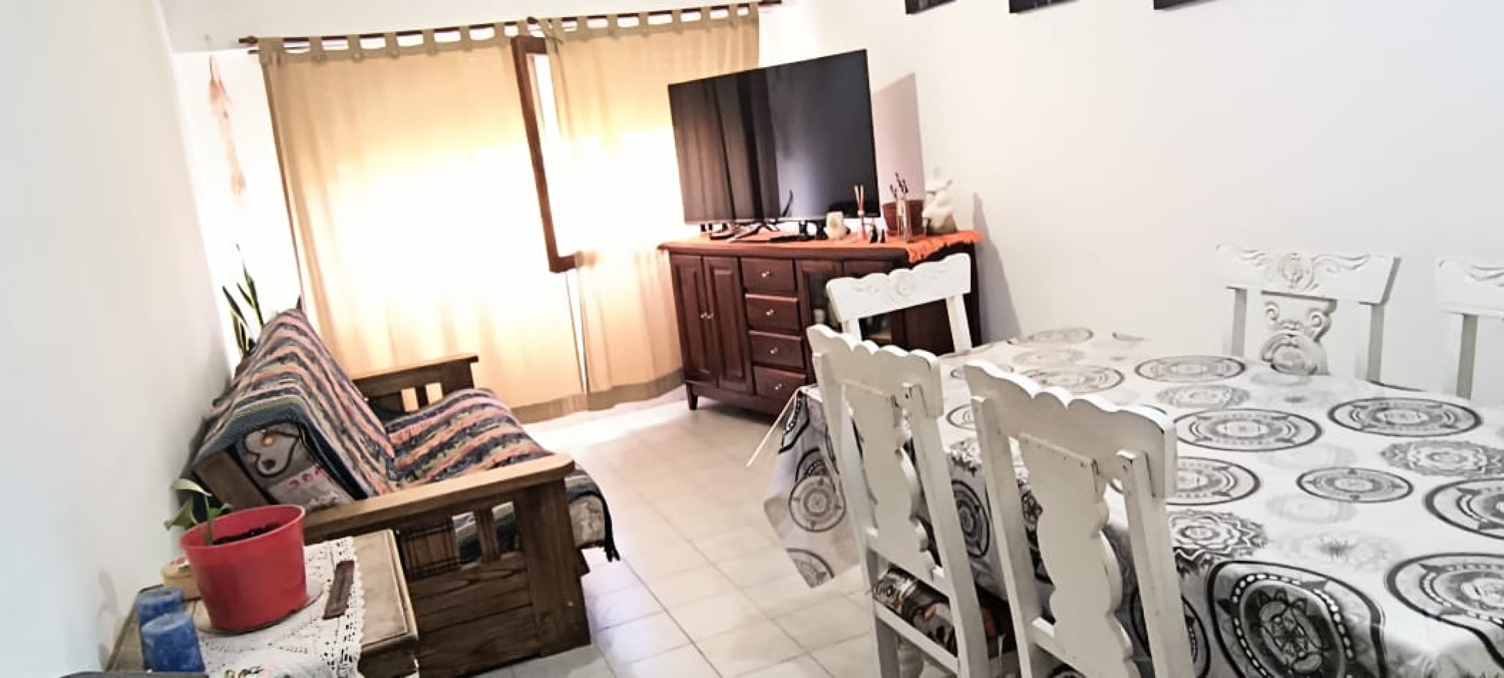 DEPARTAMENTO TRES AMBIENTES MUY LUMINOSO Y CON ESPACIO DE COCHERA