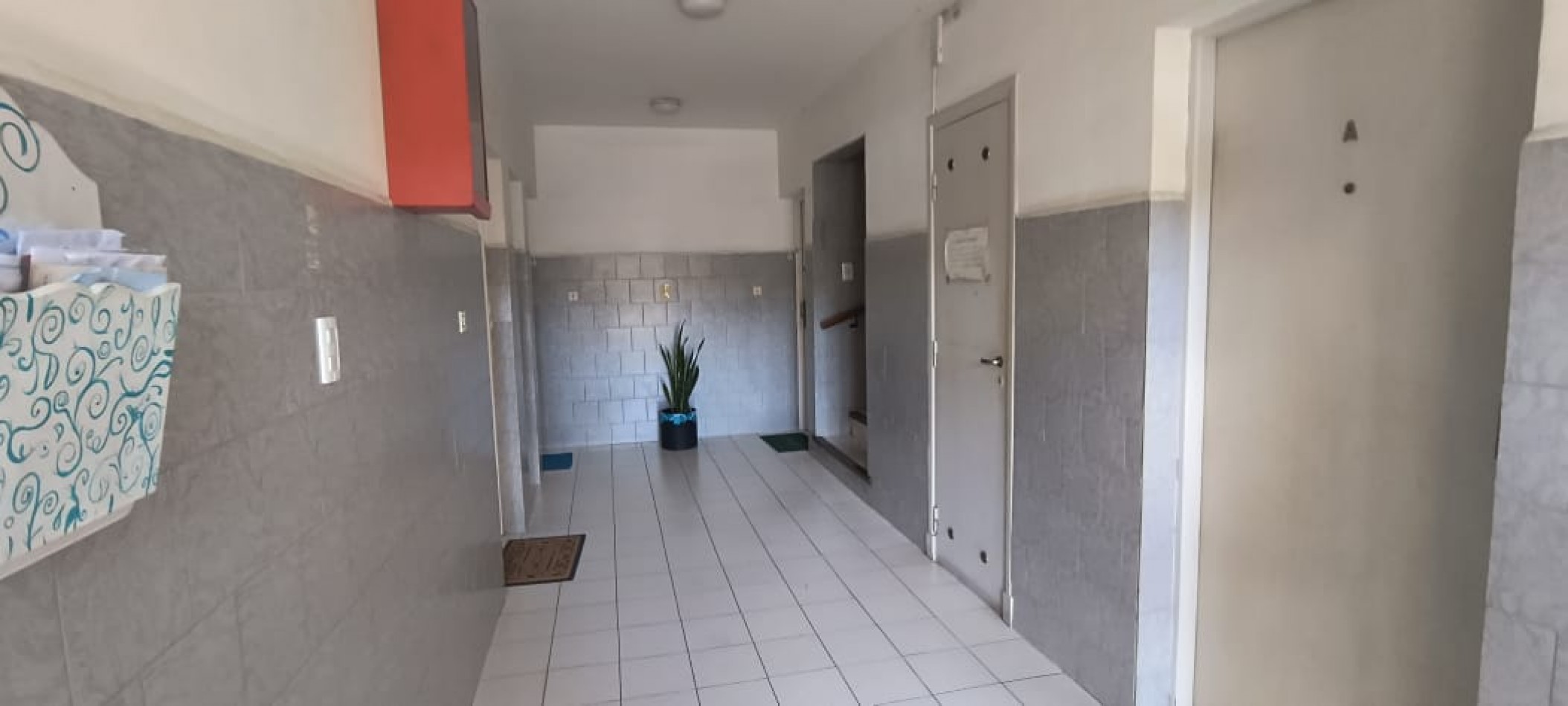 DEPARTAMENTO TRES AMBIENTES MUY LUMINOSO Y CON ESPACIO DE COCHERA