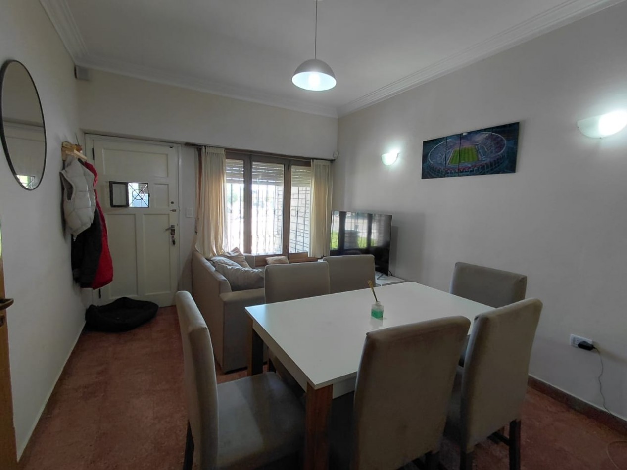 CHALET TRES AMBIENTES EN ESQUINA CON CONSTRUCCION PARA LOCAL