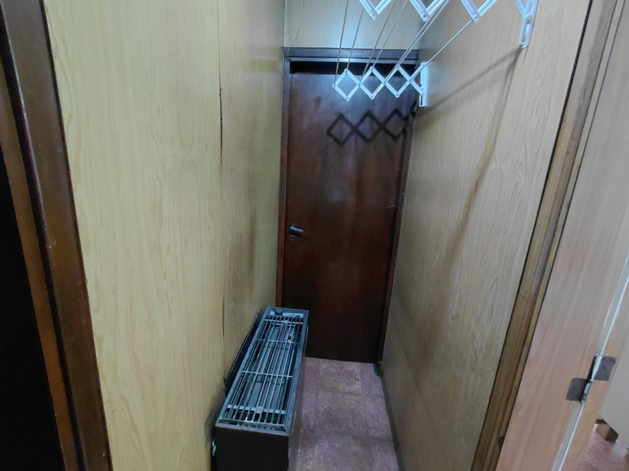 CHALET TRES AMBIENTES EN ESQUINA CON CONSTRUCCION PARA LOCAL