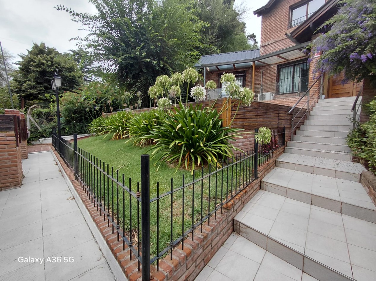 VENTA CASA  6 AMBIENTES  SIERRA DE LOS PADRES