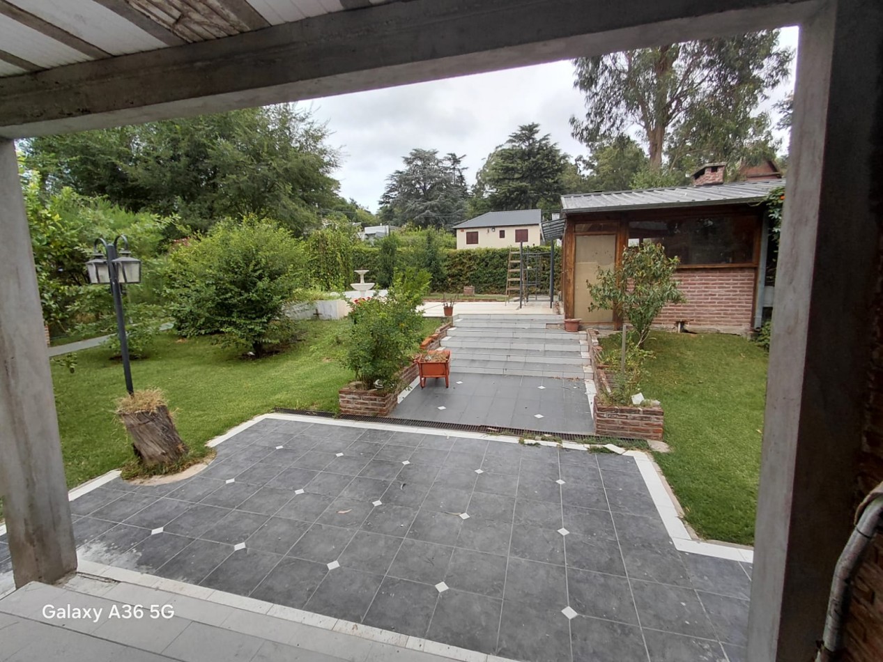 VENTA CASA  6 AMBIENTES  SIERRA DE LOS PADRES