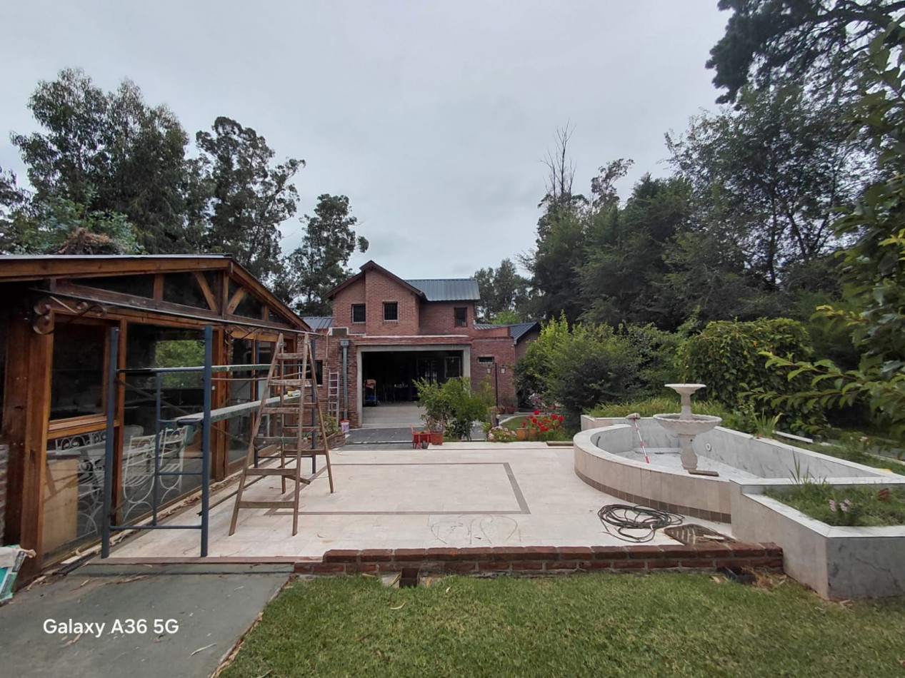 VENTA CASA  6 AMBIENTES  SIERRA DE LOS PADRES