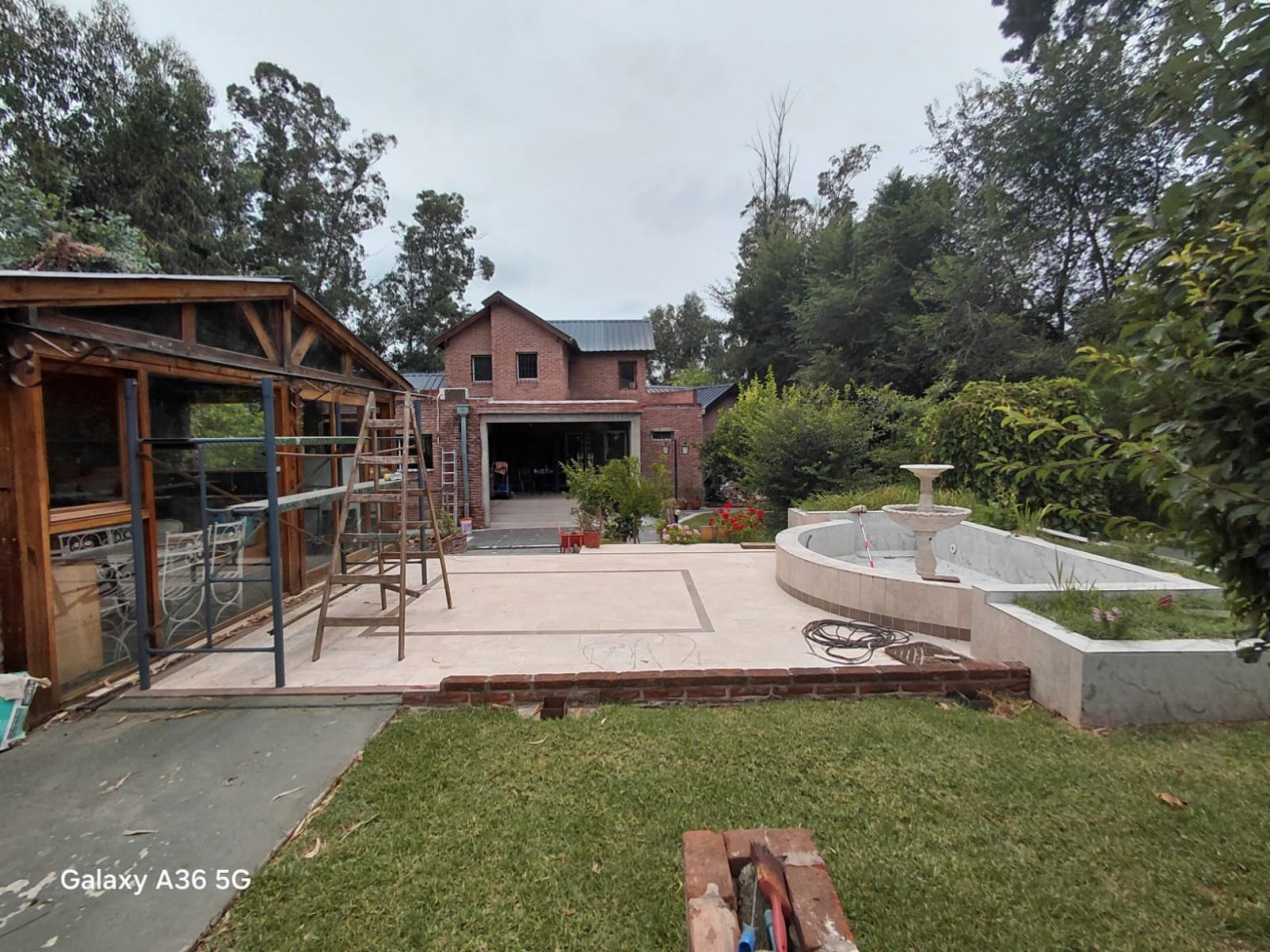 VENTA CASA  6 AMBIENTES  SIERRA DE LOS PADRES