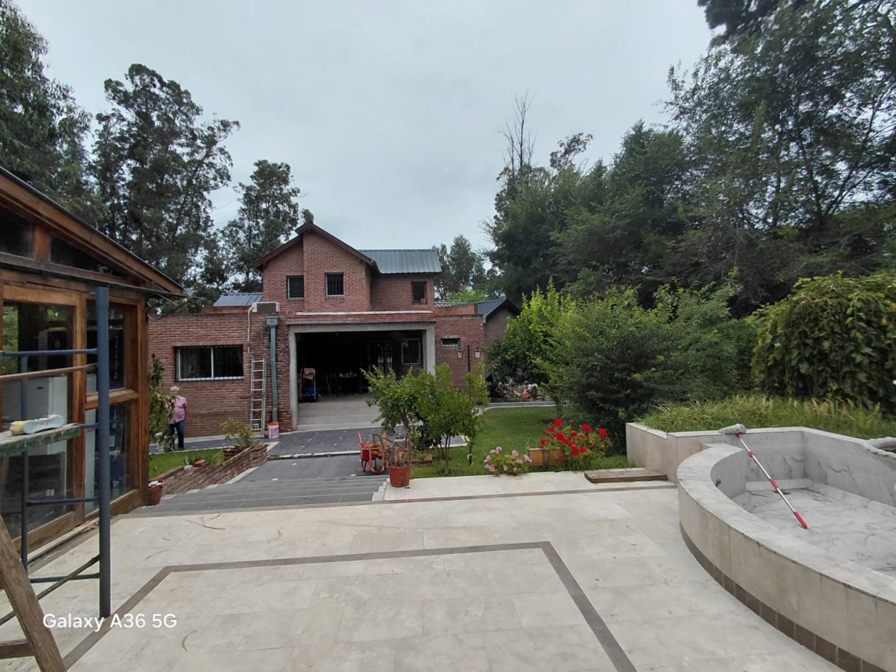 VENTA CASA  6 AMBIENTES  SIERRA DE LOS PADRES