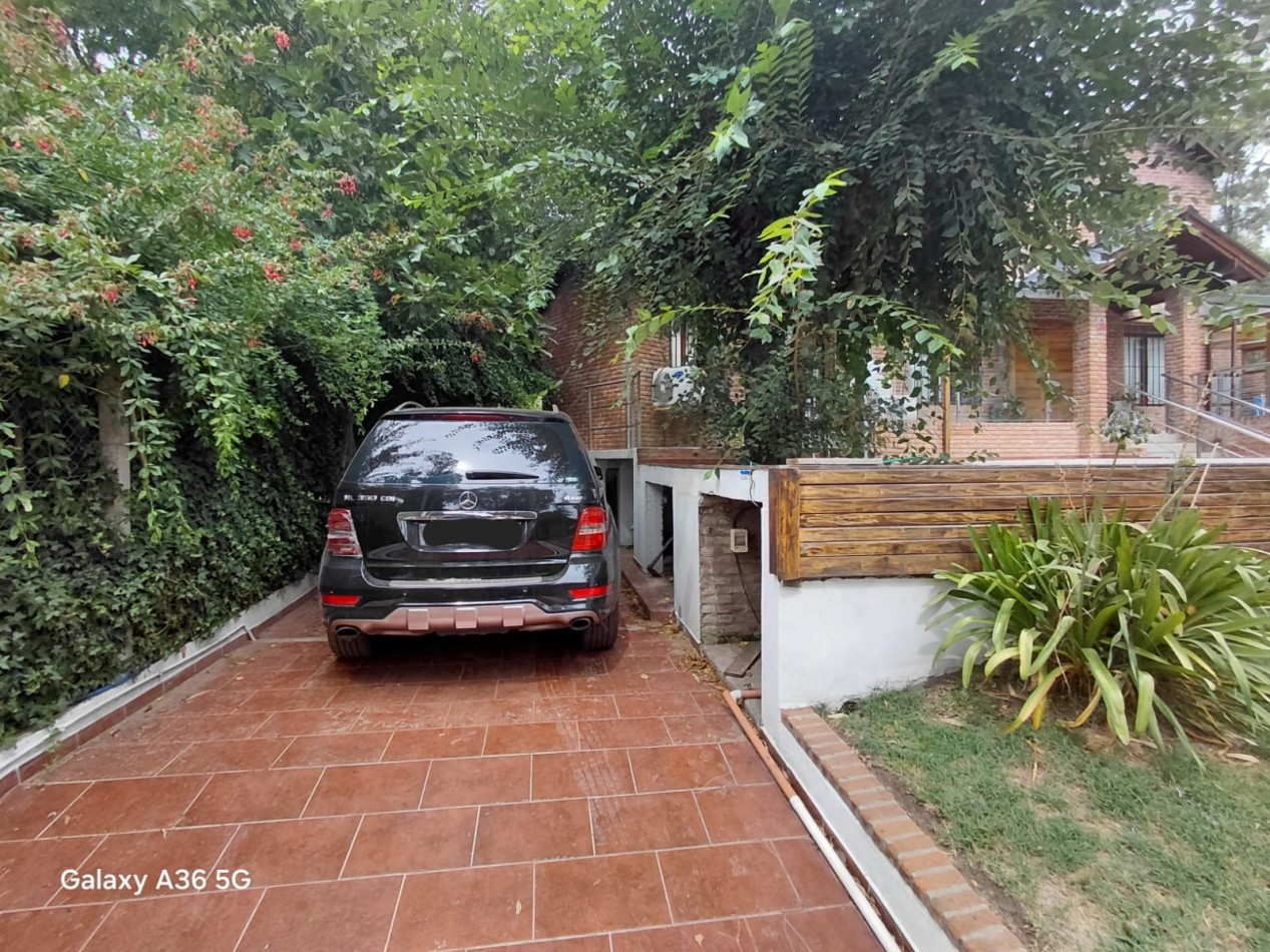 VENTA CASA  6 AMBIENTES  SIERRA DE LOS PADRES