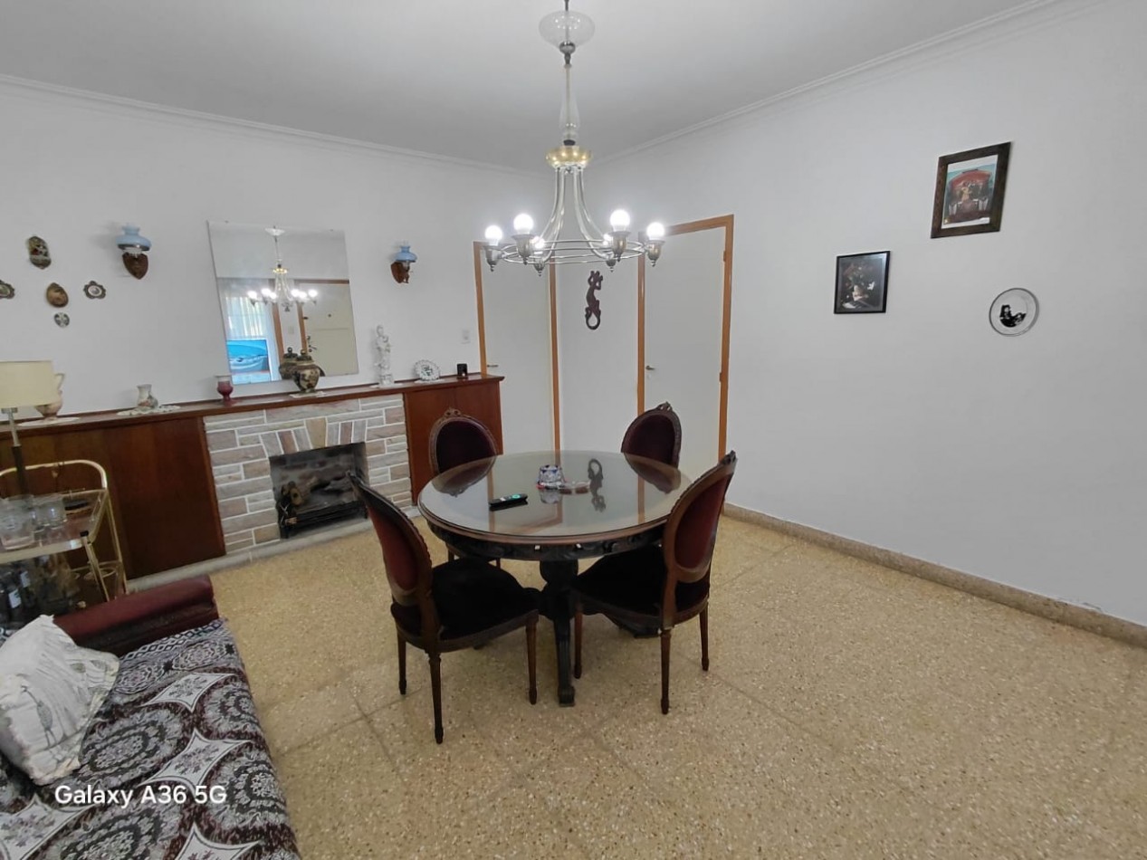 VENTA CHALET 4 AMBIENTES  EN PUNTA MOGOTES A DOS CUADRAS DEL MAR OPORTUNIDAD !!!