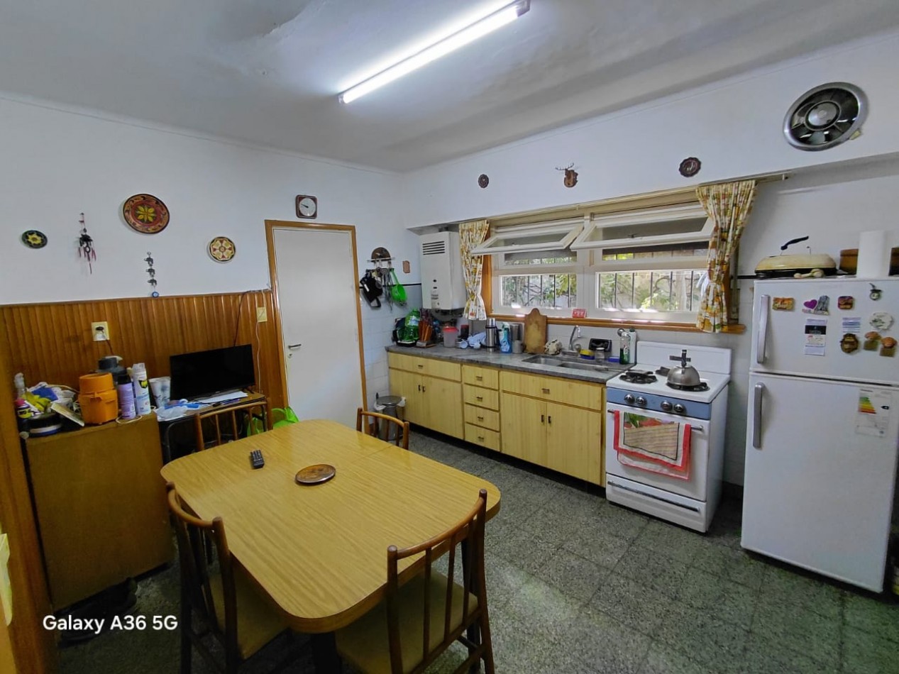 VENTA CHALET 4 AMBIENTES  EN PUNTA MOGOTES A DOS CUADRAS DEL MAR OPORTUNIDAD !!!