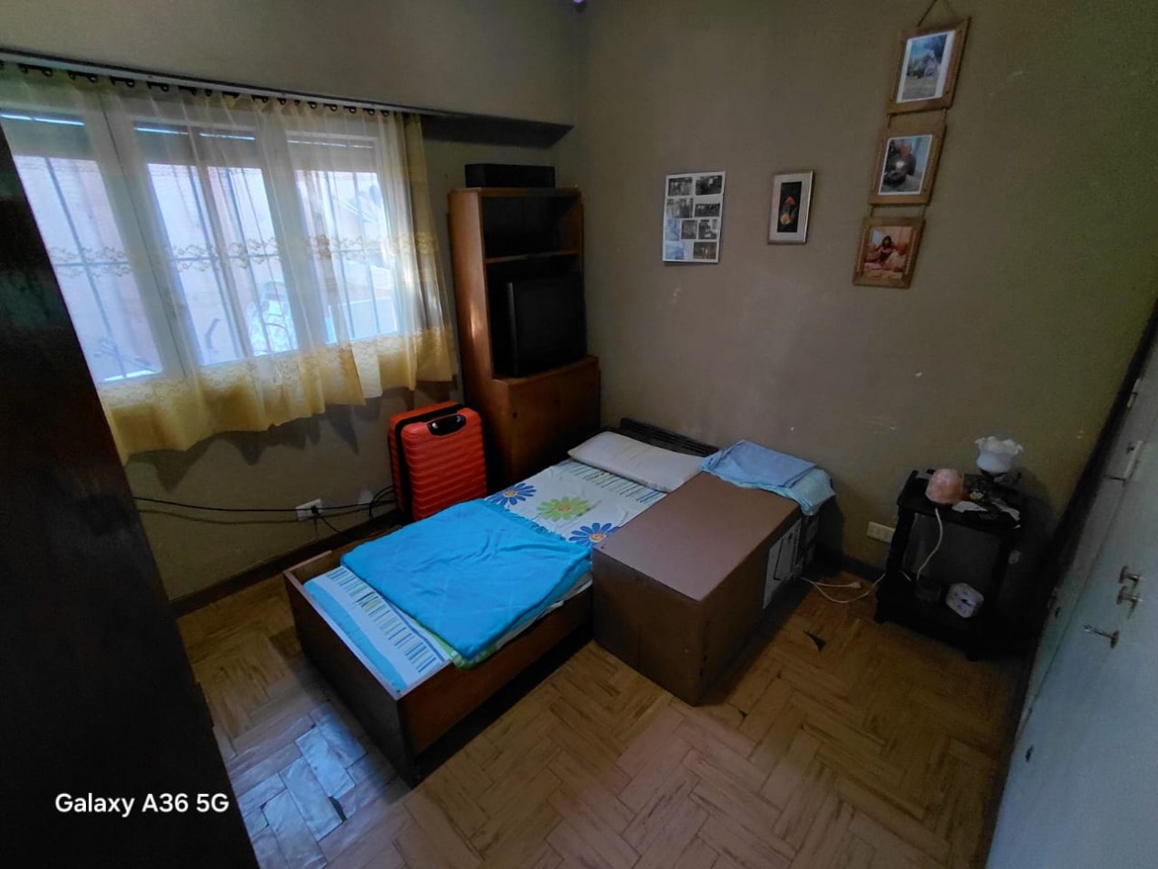 VENTA CHALET 4 AMBIENTES  EN PUNTA MOGOTES A DOS CUADRAS DEL MAR OPORTUNIDAD !!!