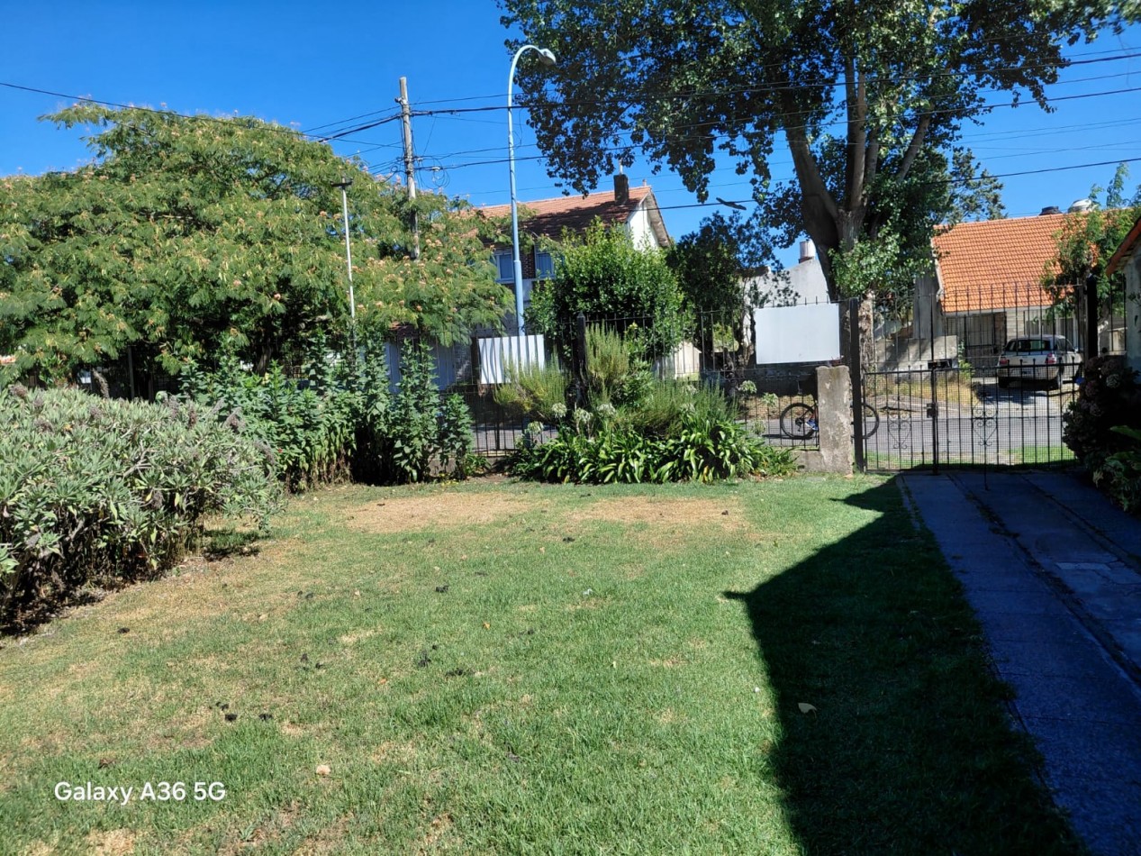 VENTA CHALET 4 AMBIENTES  EN PUNTA MOGOTES A DOS CUADRAS DEL MAR OPORTUNIDAD !!!