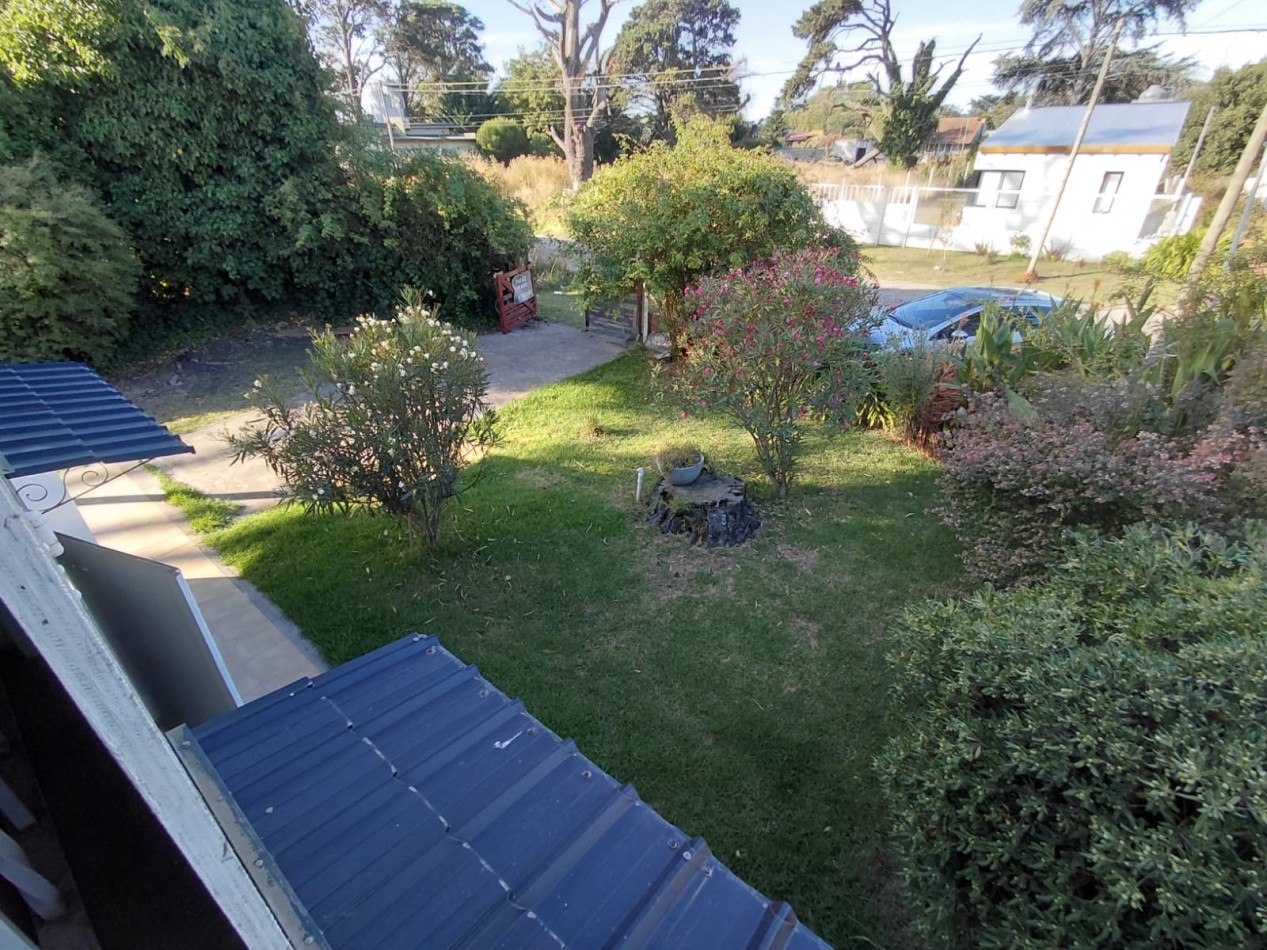 VENTA CASA TRES AMBIENTES CON GALERIA Y PARQUE   EN BARRIO ACANTILADOS