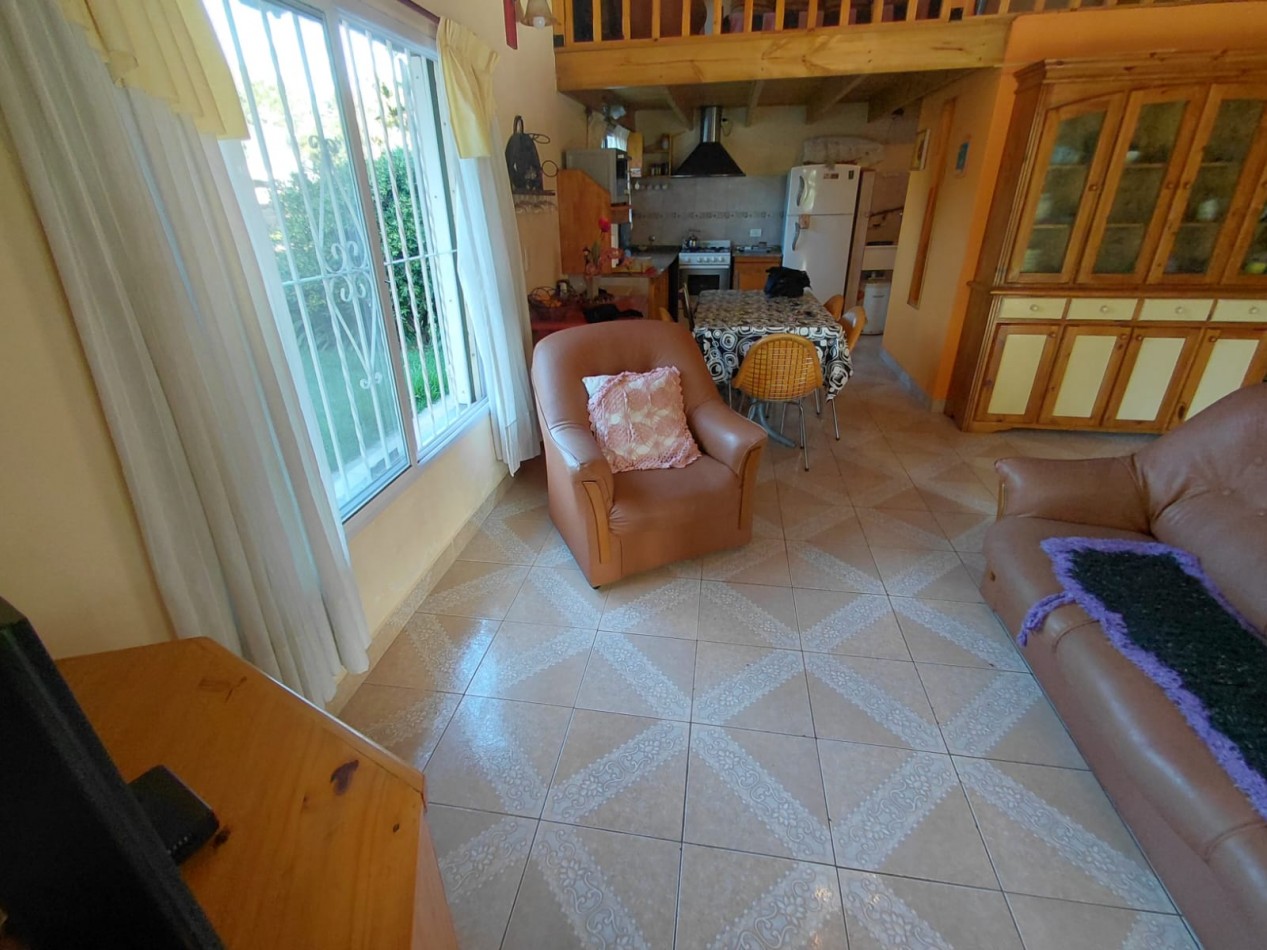 VENTA CASA TRES AMBIENTES CON GALERIA Y PARQUE   EN BARRIO ACANTILADOS