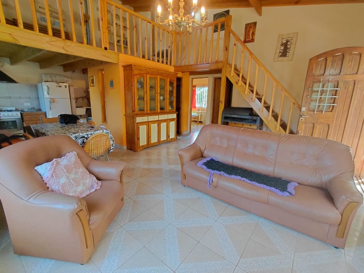 VENTA CASA TRES AMBIENTES CON GALERIA Y PARQUE   EN BARRIO ACANTILADOS