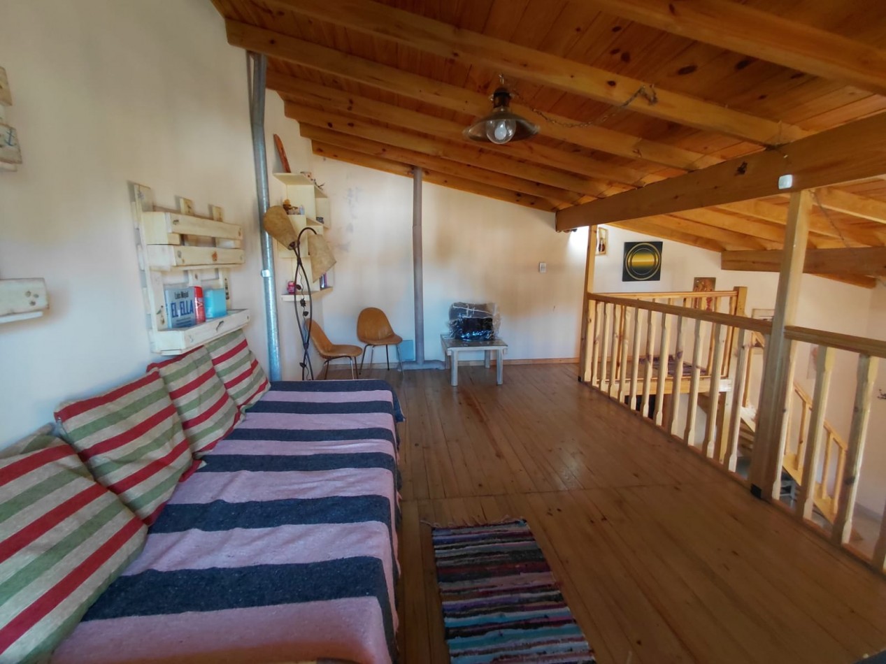 VENTA CASA TRES AMBIENTES CON GALERIA Y PARQUE   EN BARRIO ACANTILADOS