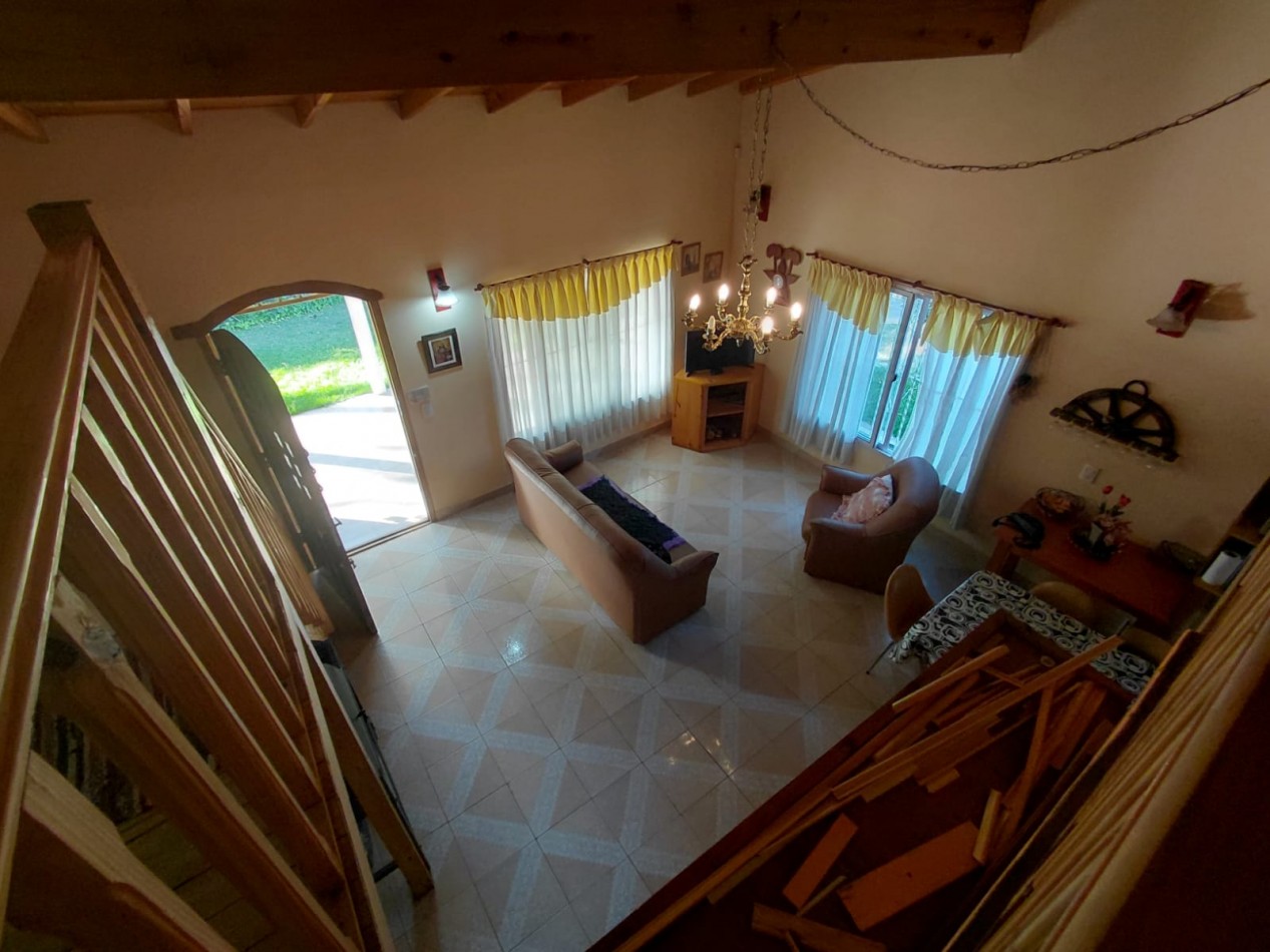 VENTA CASA TRES AMBIENTES CON GALERIA Y PARQUE   EN BARRIO ACANTILADOS