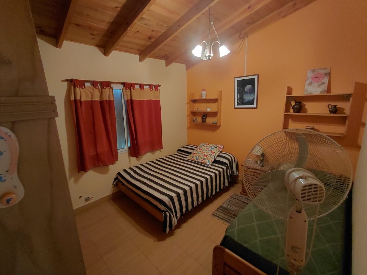 VENTA CASA TRES AMBIENTES CON GALERIA Y PARQUE   EN BARRIO ACANTILADOS