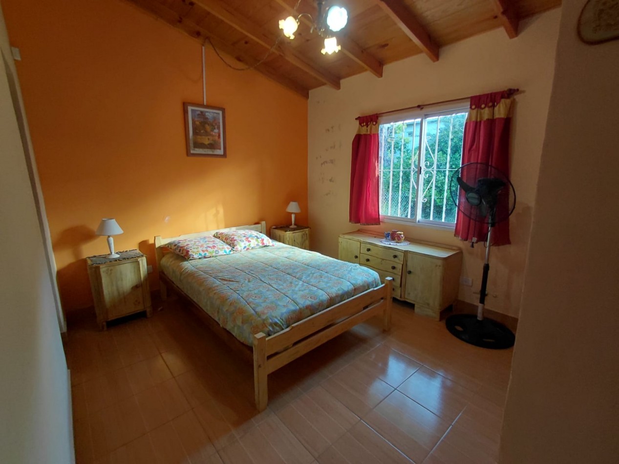 VENTA CASA TRES AMBIENTES CON GALERIA Y PARQUE   EN BARRIO ACANTILADOS