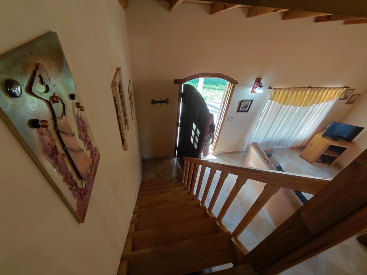 VENTA CASA TRES AMBIENTES CON GALERIA Y PARQUE   EN BARRIO ACANTILADOS