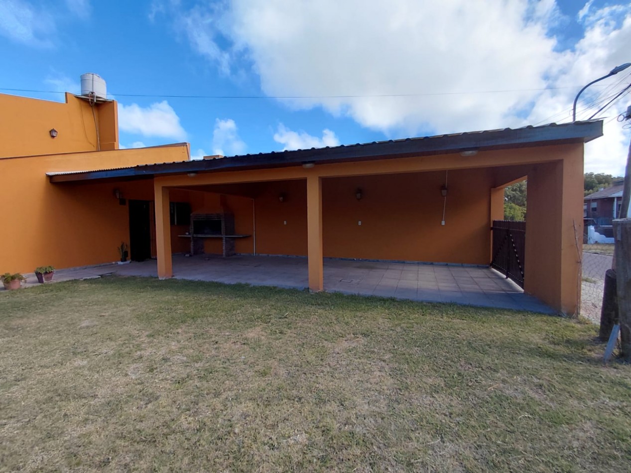 VENTA CASA EN BARRIO PLAYA SERENA EN DOS PLANTAS CON GALERIA Y JARDIN