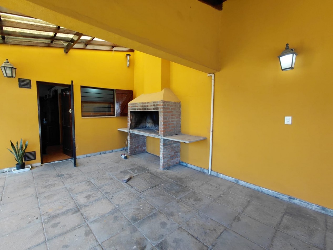 VENTA CASA EN BARRIO PLAYA SERENA EN DOS PLANTAS CON GALERIA Y JARDIN