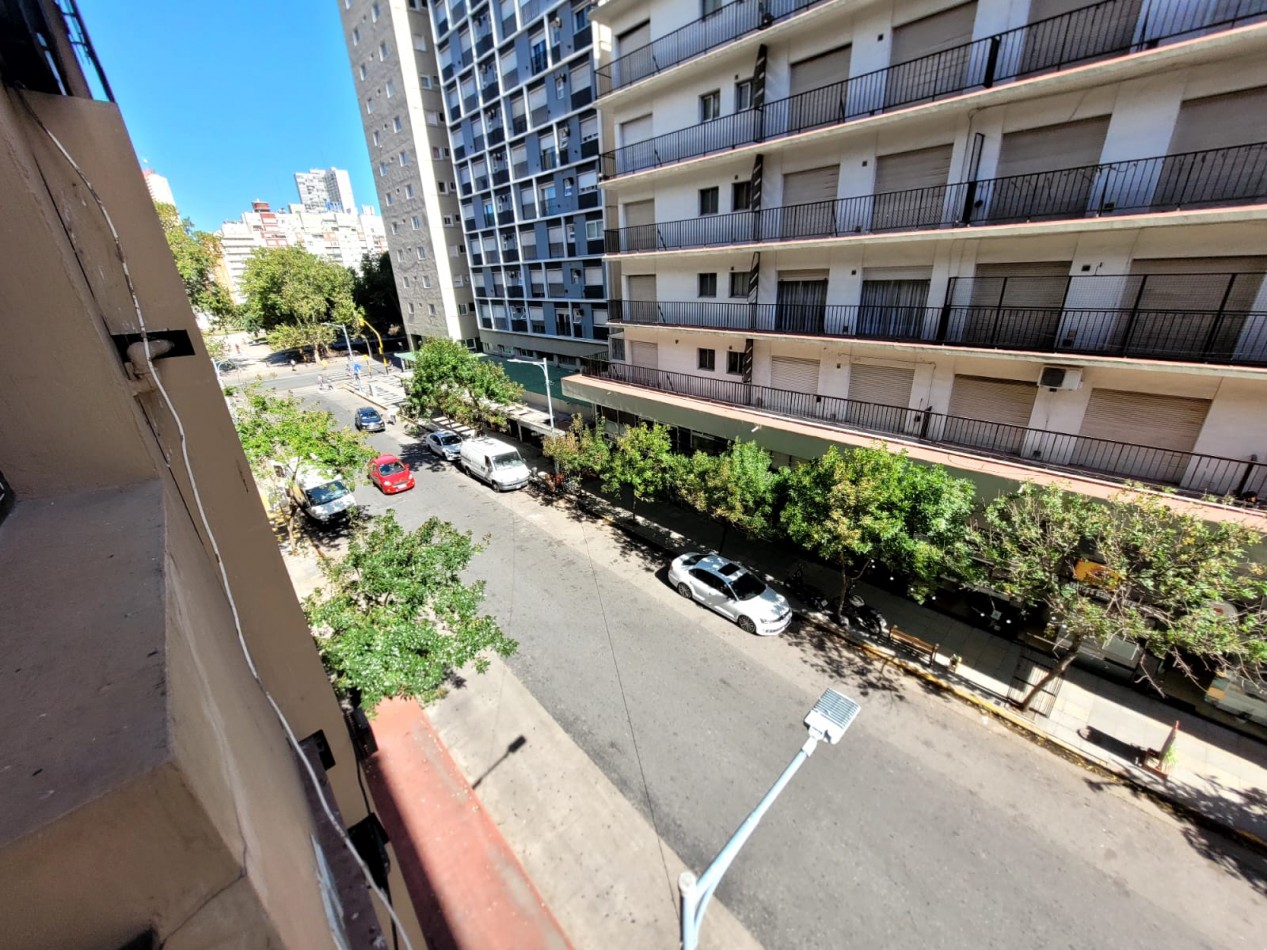 MONOAMBIENTE AL FRENTE PLAZA COLON