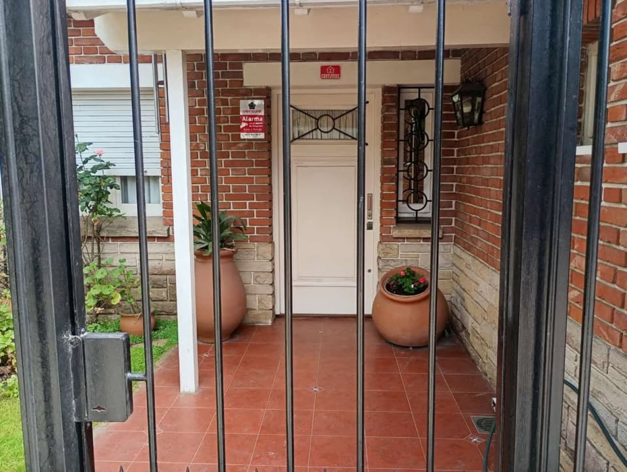 CHALET CON DTO 2 AMB. PARA MULTIPLES USOS ZONA COMERCIAL