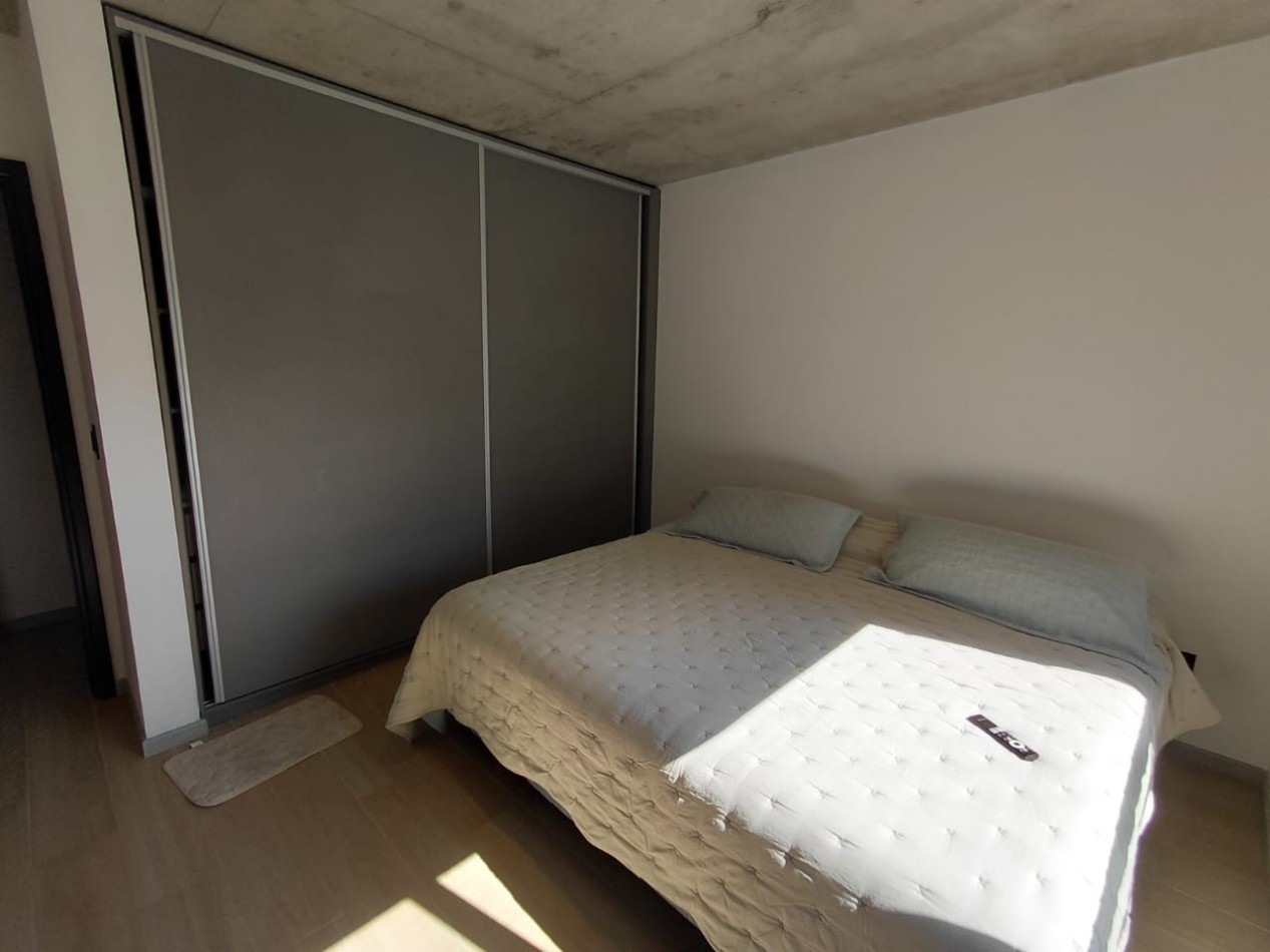 DEPARTAMENTO AL FRENTE CON BALCON SALIENTE ,COCHERA, AMUEBLADO Y AMENITIES