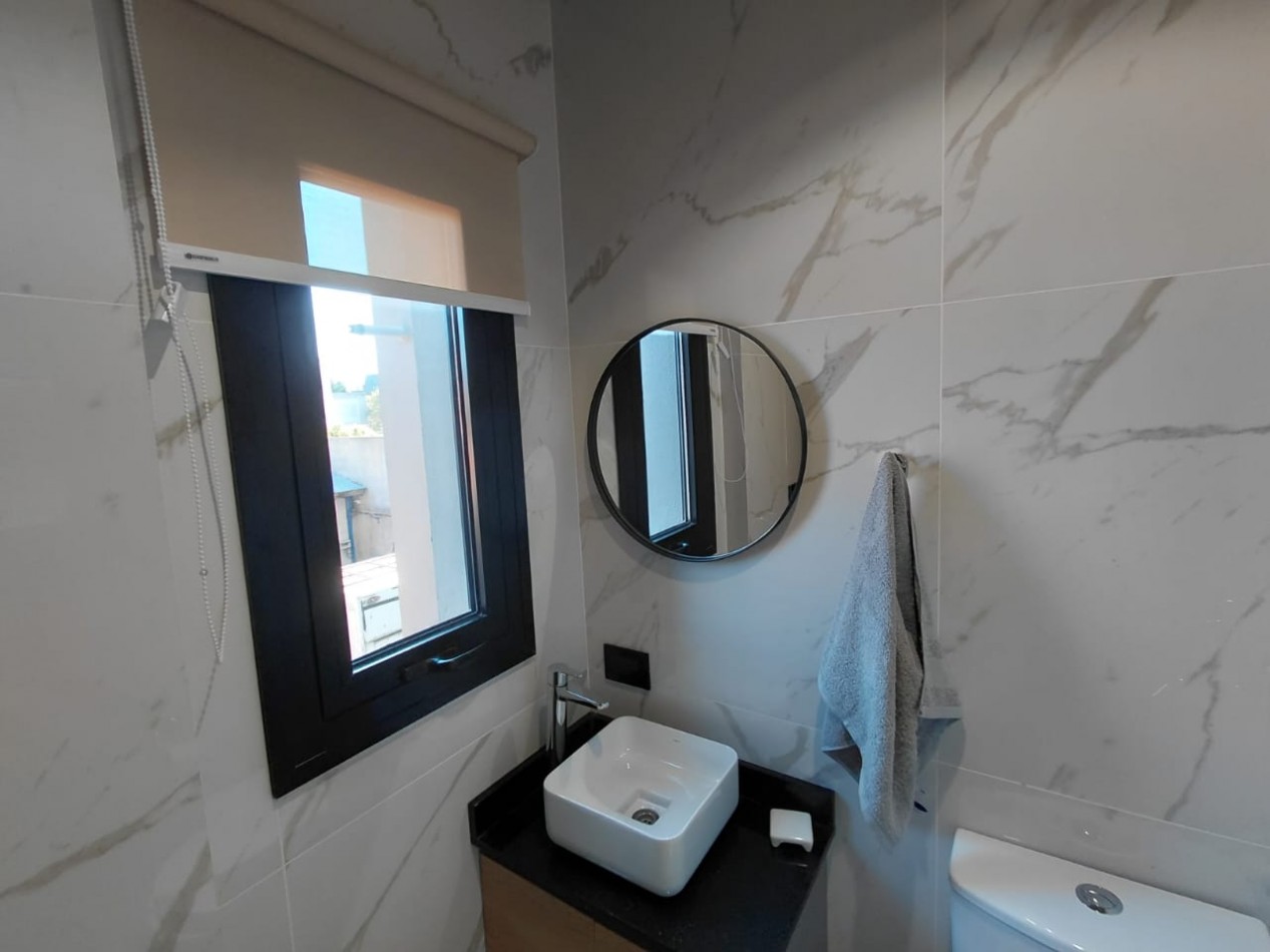 DEPARTAMENTO AL FRENTE CON BALCON SALIENTE ,COCHERA, AMUEBLADO Y AMENITIES