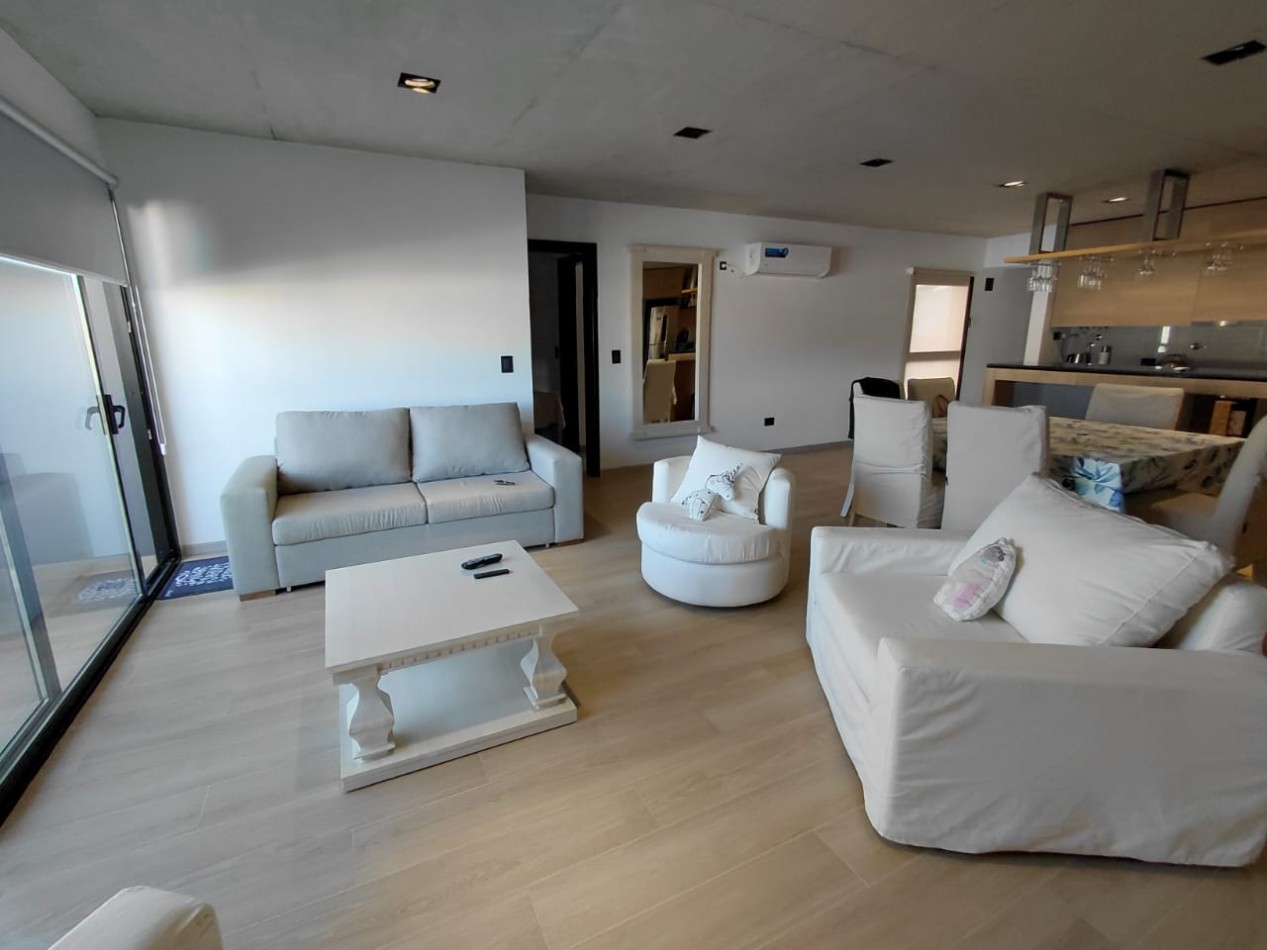 DEPARTAMENTO AL FRENTE CON BALCON SALIENTE ,COCHERA, AMUEBLADO Y AMENITIES