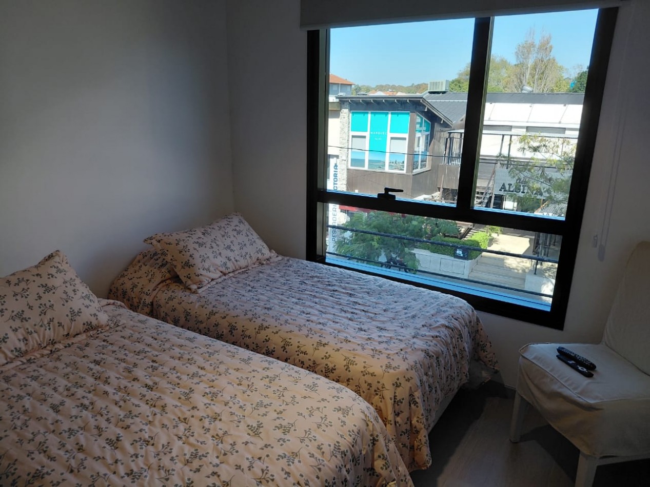 DEPARTAMENTO AL FRENTE CON BALCON SALIENTE ,COCHERA, AMUEBLADO Y AMENITIES