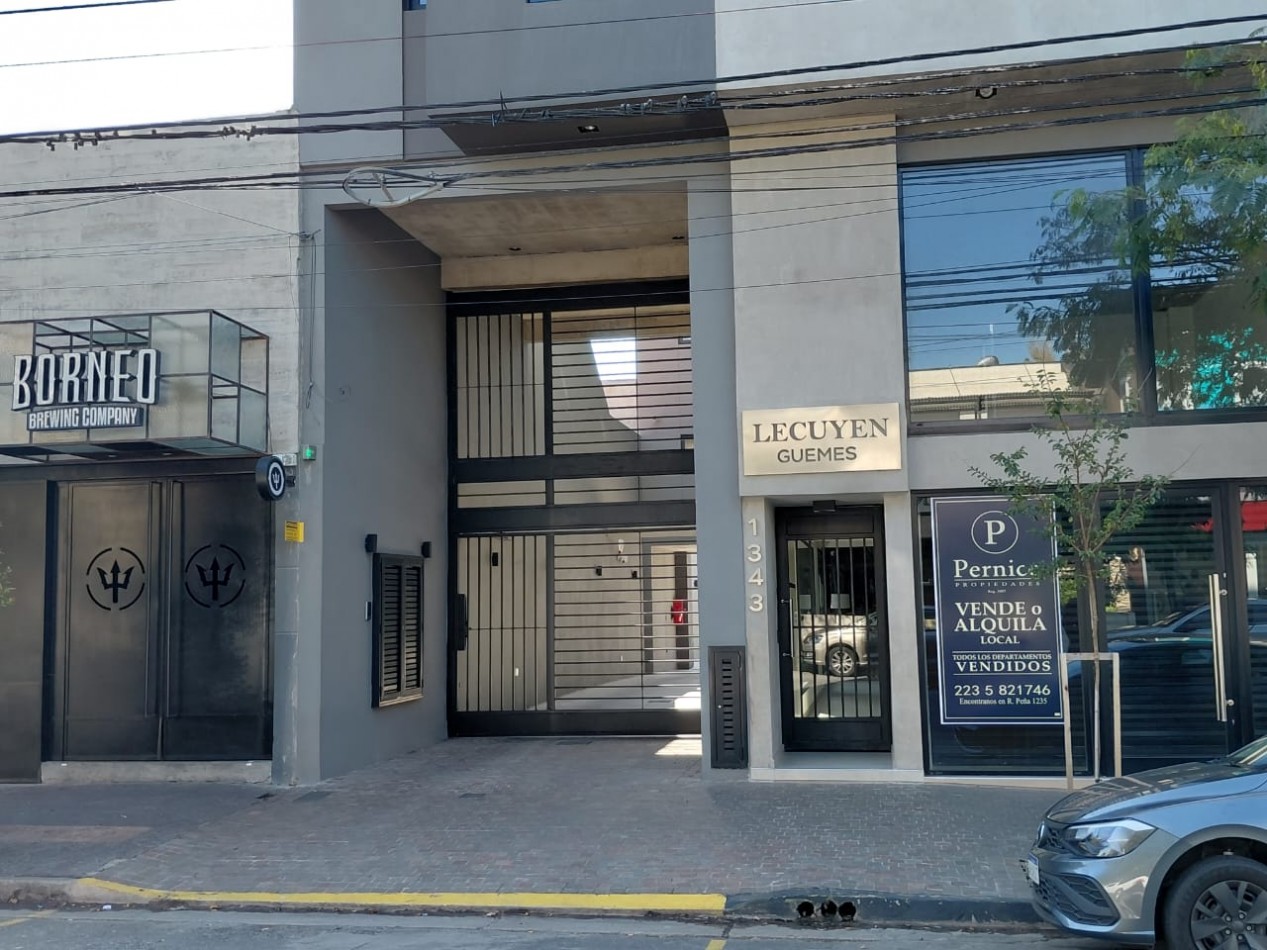 DEPARTAMENTO AL FRENTE CON BALCON SALIENTE ,COCHERA, AMUEBLADO Y AMENITIES