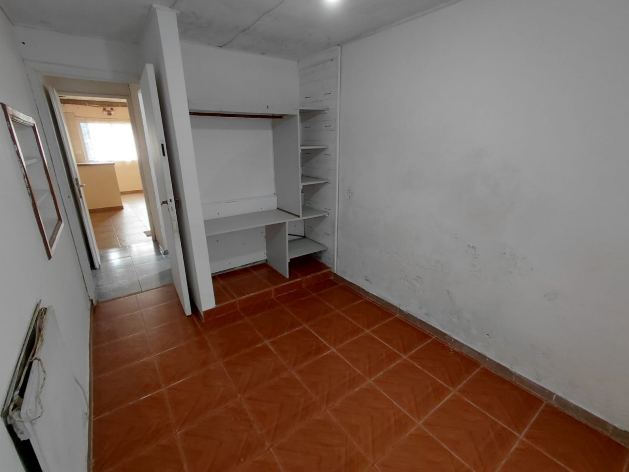ALQUILER CASA TRES AMBIENTES CON JARDIN AL FRENTE