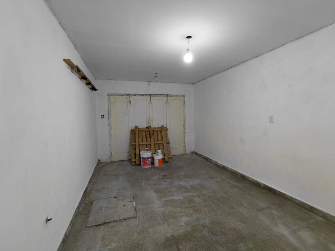 VENTA CHALET AL FRENTE CON GARAJE, PATIO Y JARDIN