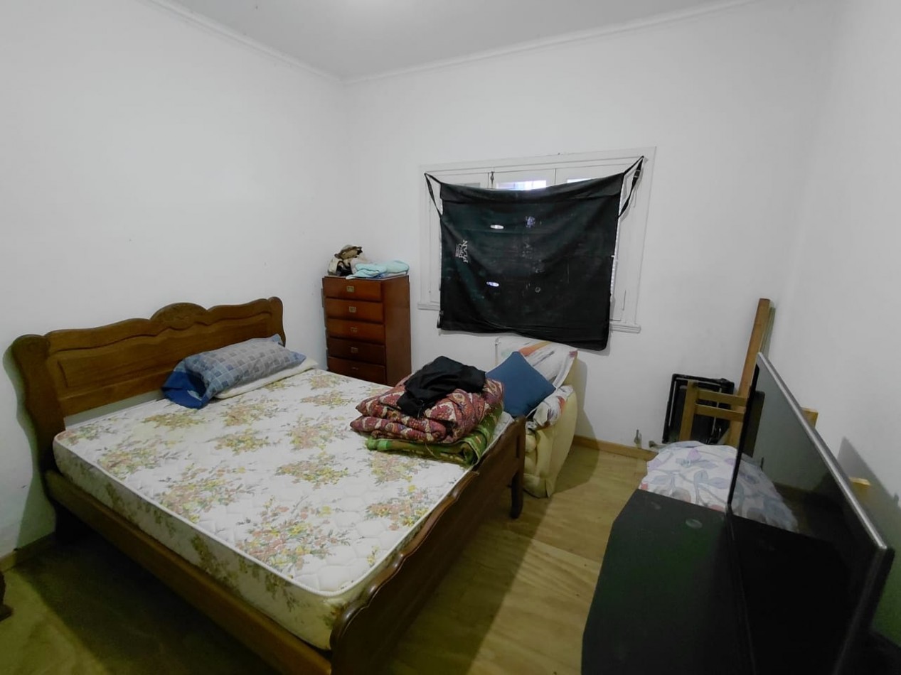 VENTA CHALET AL FRENTE CON GARAJE, PATIO Y JARDIN