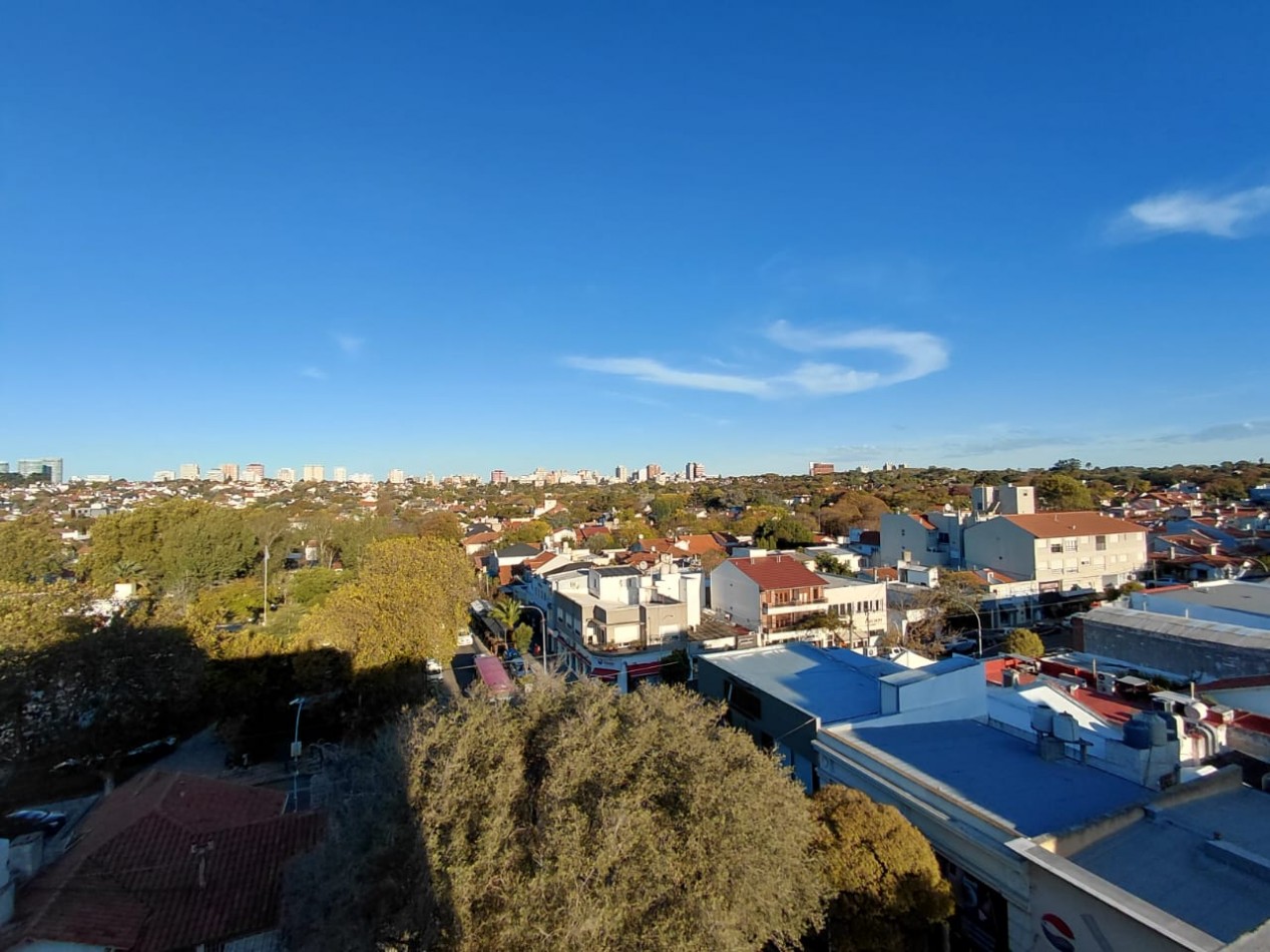 DEPARTAMENTO AL FRENTE CON BALCON SALIENTE ,COCHERA, AMUEBLADO Y AMENITIES