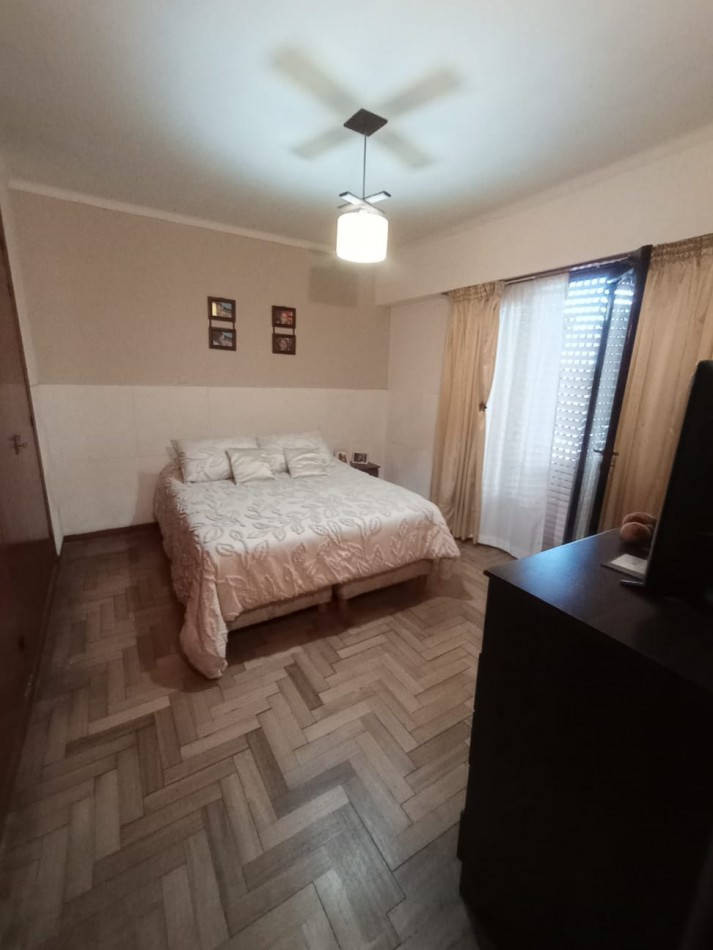 VENTA CASA 6 AMBIENTES AL FRENTE