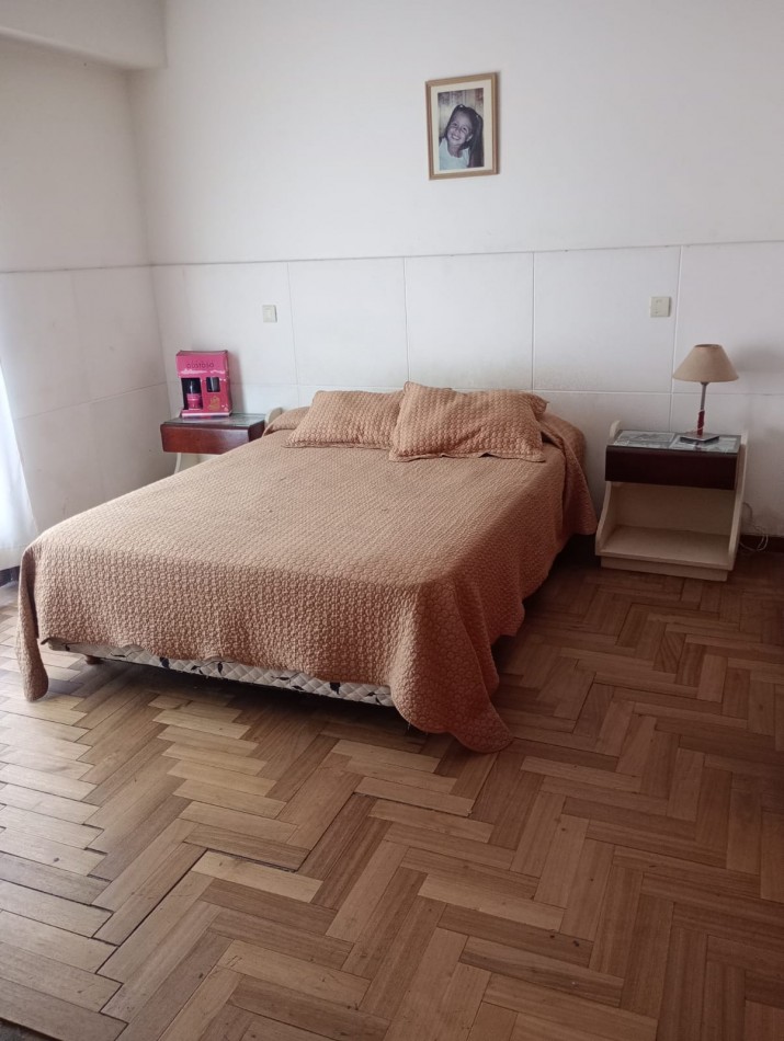 VENTA CASA 6 AMBIENTES AL FRENTE