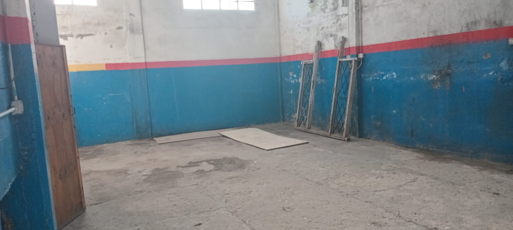 Galpon en ALQUILER ubicacion estrategica en cercania de Av. Champagne