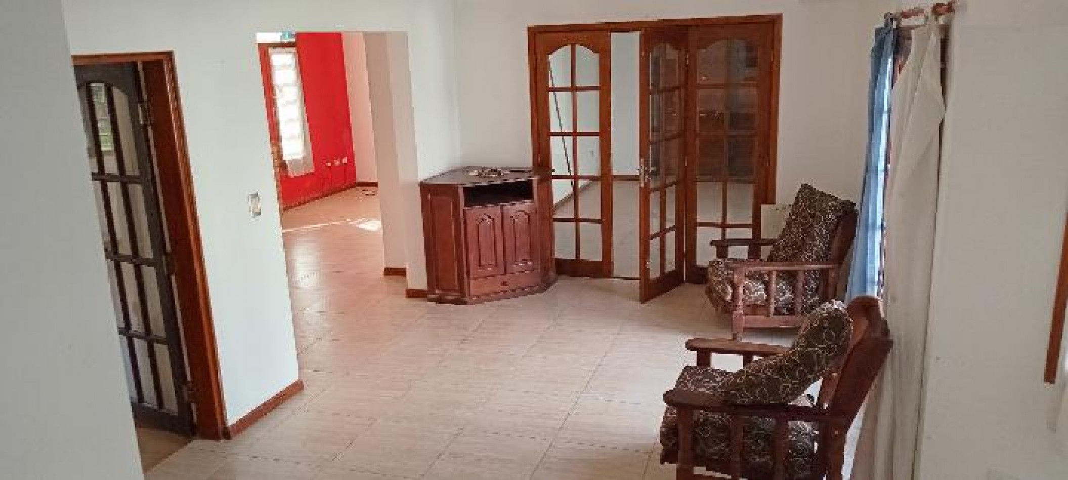 Alquiler casa 4 ambientes con garaje, patio y parrilla - Barrio Lopez de Gomara