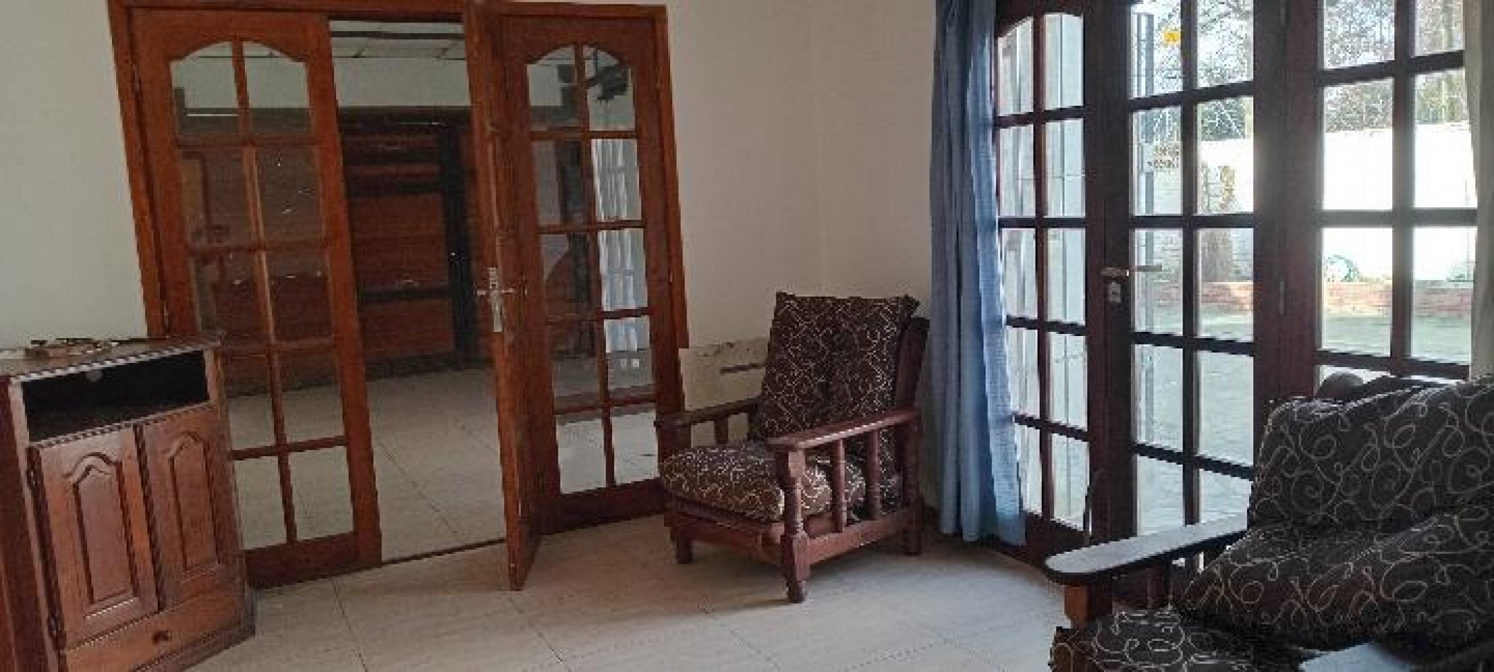 Alquiler casa 4 ambientes con garaje, patio y parrilla - Barrio Lopez de Gomara
