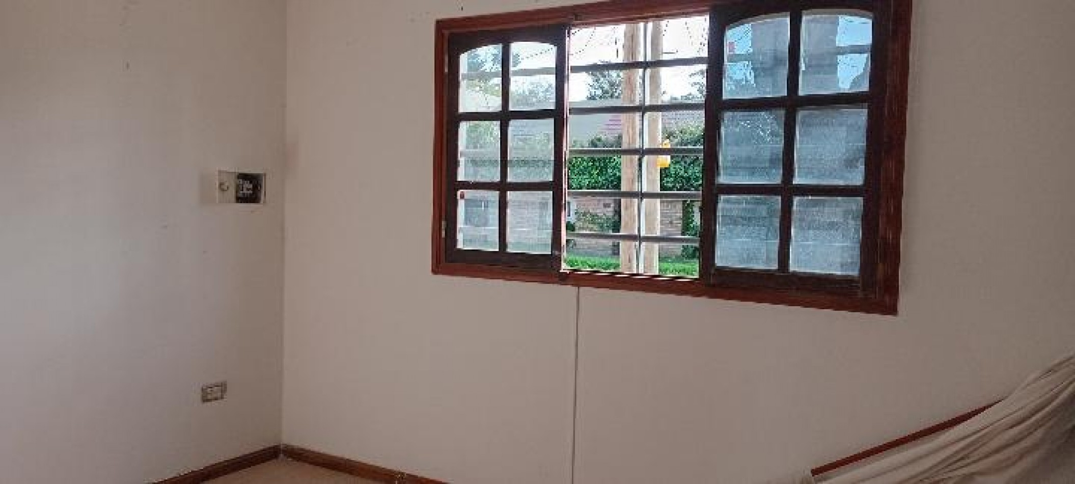 Alquiler casa 4 ambientes con garaje, patio y parrilla - Barrio Lopez de Gomara