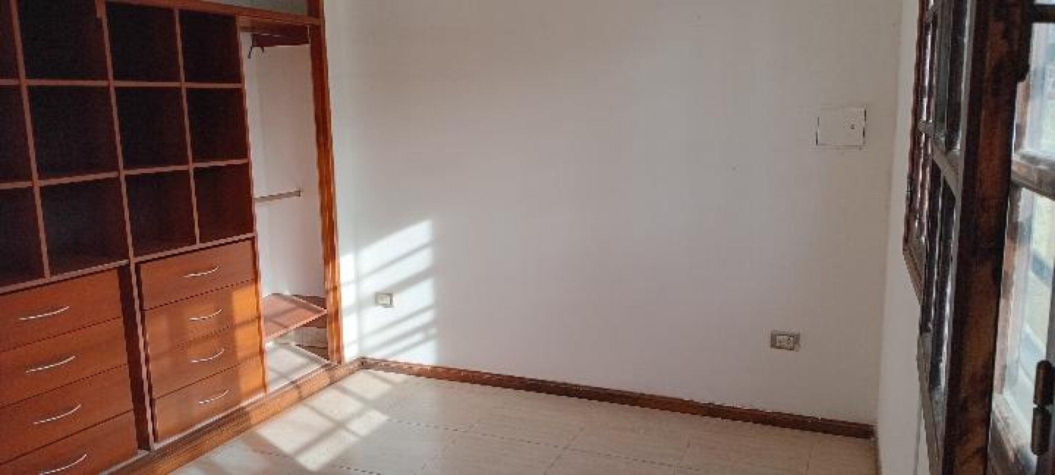 Alquiler casa 4 ambientes con garaje, patio y parrilla - Barrio Lopez de Gomara