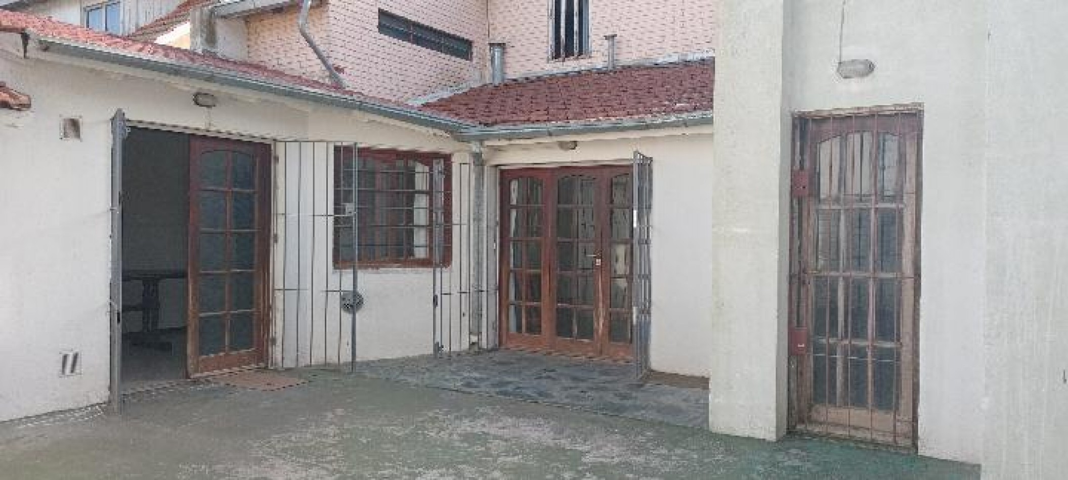 Alquiler casa 4 ambientes con garaje, patio y parrilla - Barrio Lopez de Gomara