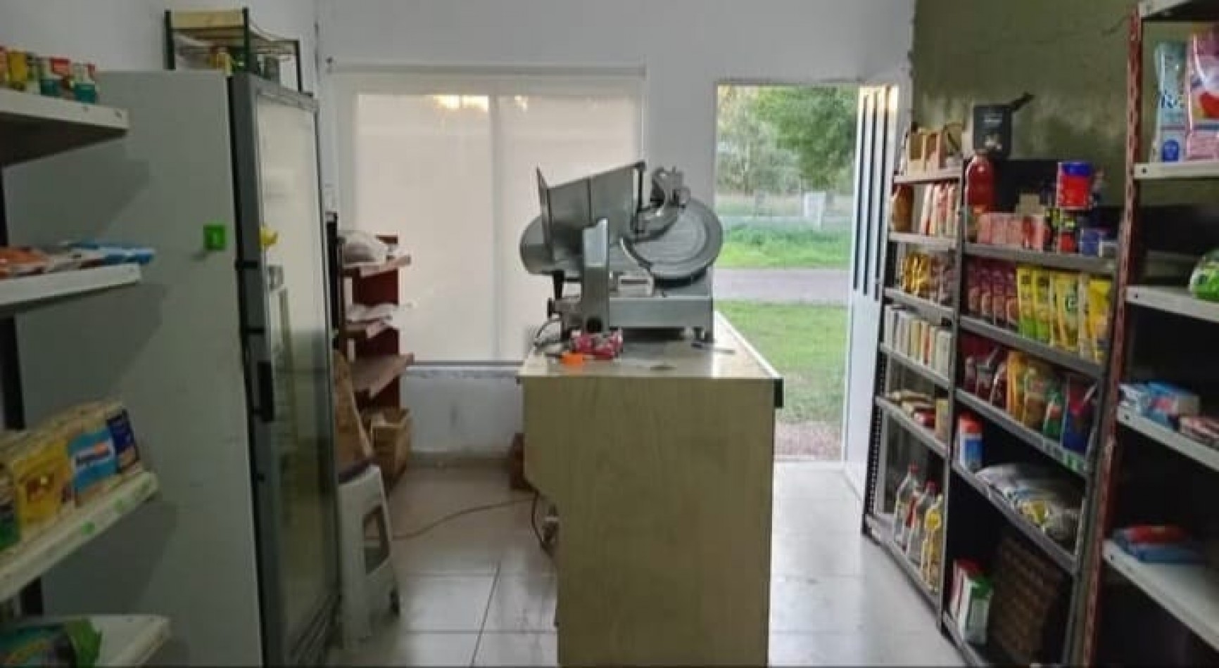  VENTA OPORTUNIDAD CASA + LOCAL + POTENCIAL DE AMPLIACION | BARRIO LOS ACANTILADOS 
