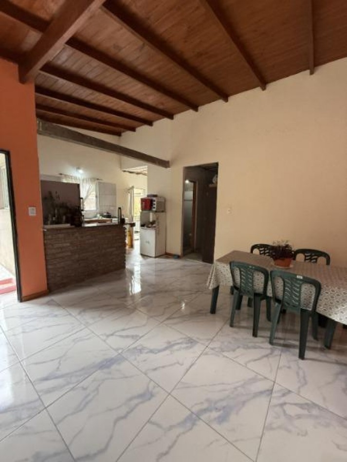  VENTA OPORTUNIDAD CASA + LOCAL + POTENCIAL DE AMPLIACION | BARRIO LOS ACANTILADOS 