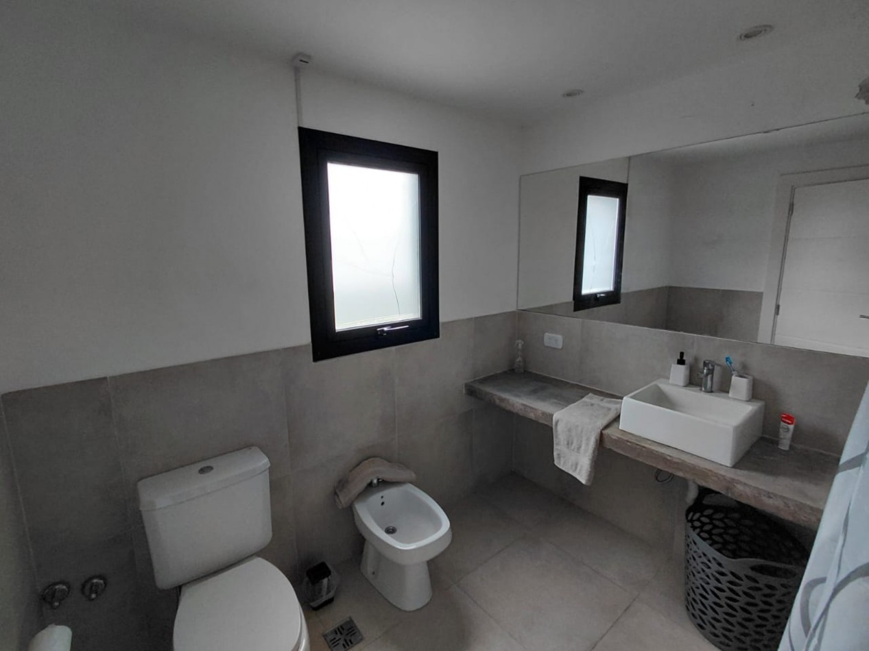 CASA EN VENTA EN ACANTILADOS CONSTRUIDA SOBRE DOS LOTES
