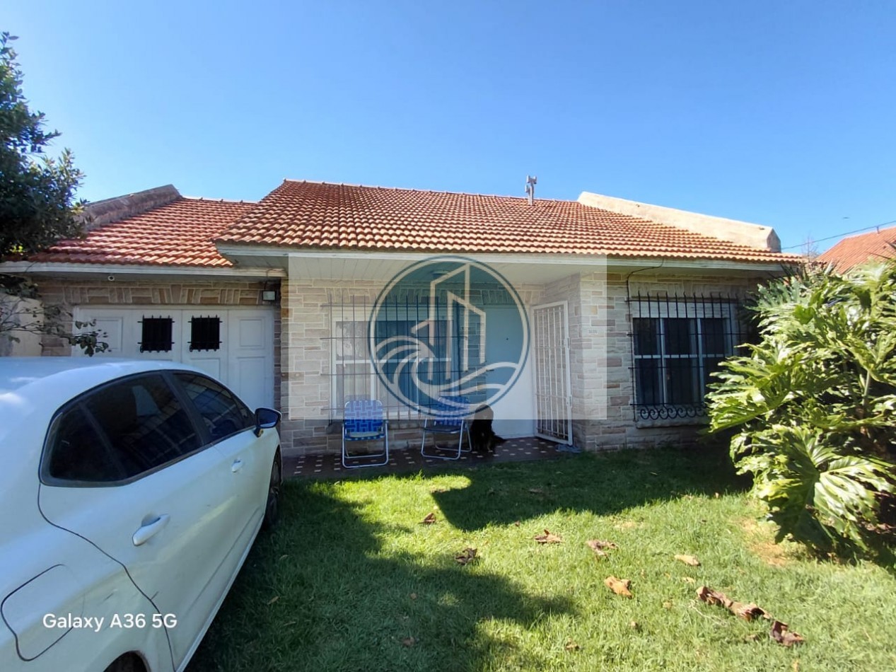 VENTA CHALET 4 AMBIENTES EN PUNTA MOGOTES A DOS CUADRAS DEL MAR OPORTUNIDAD !!!