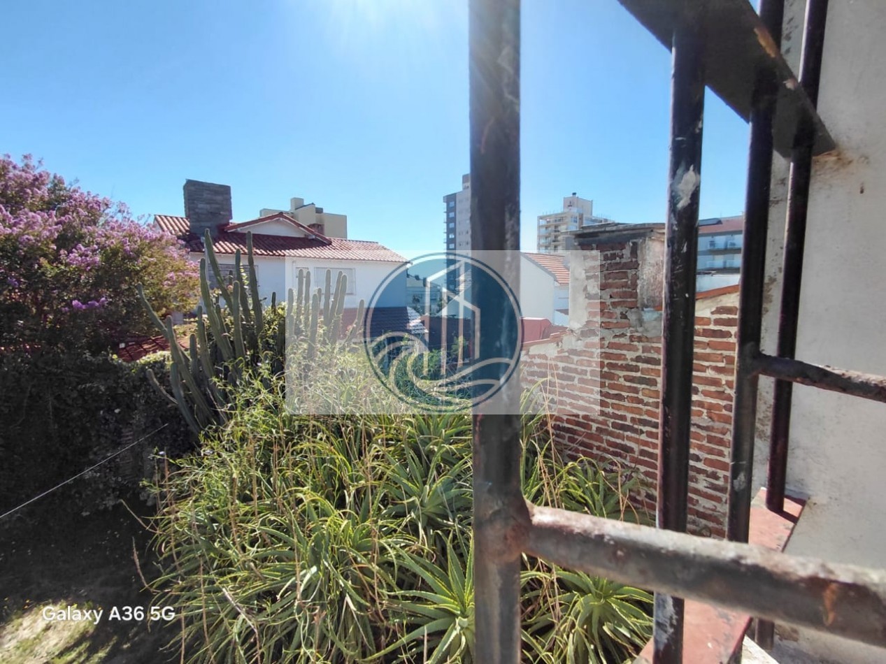 VENTA CHALET 4 AMBIENTES EN PUNTA MOGOTES A DOS CUADRAS DEL MAR OPORTUNIDAD !!!