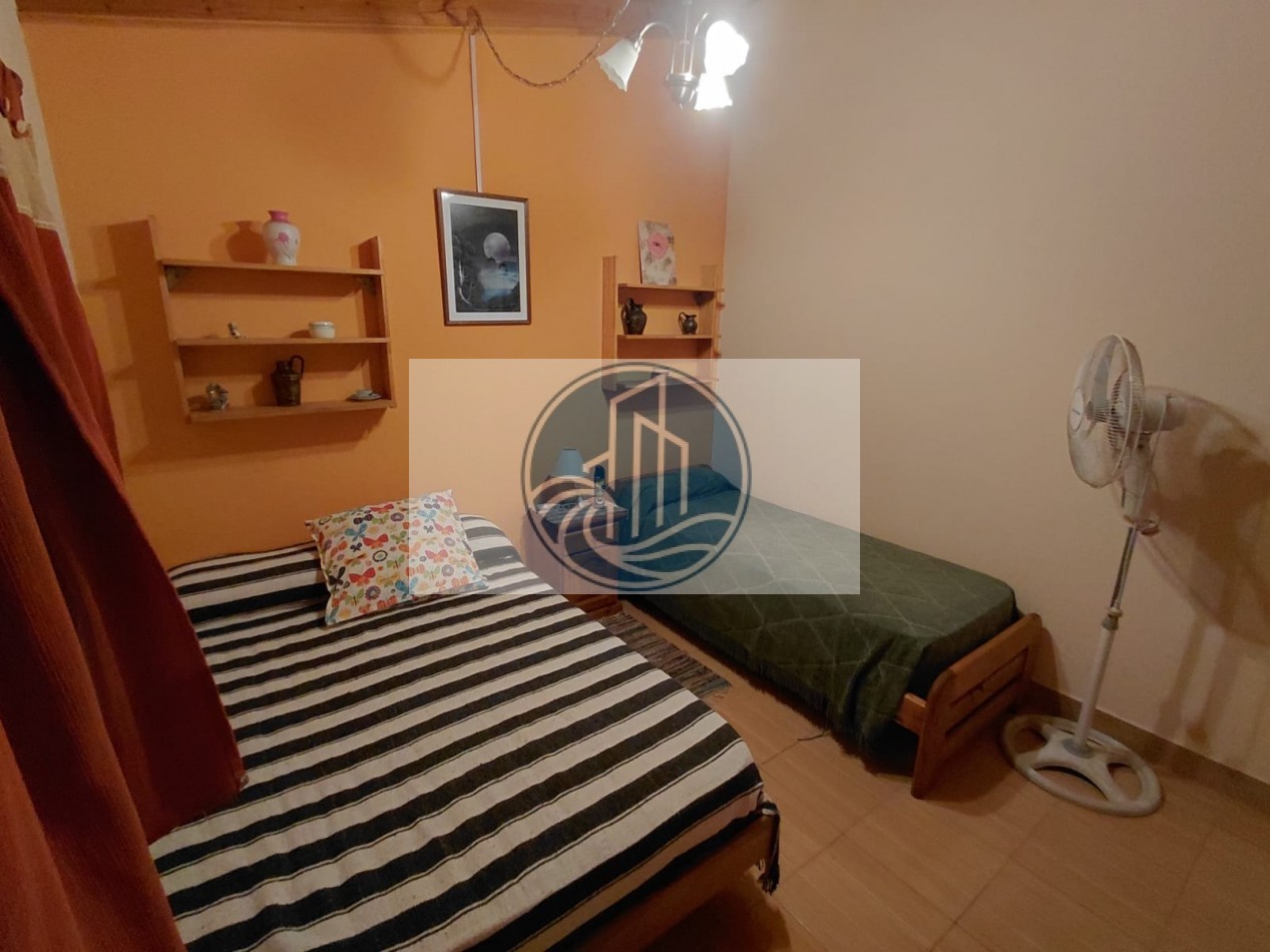 VENTA CASA TRES AMBIENTES CON GALERIA Y PARQUE EN BARRIO ACANTILADOS